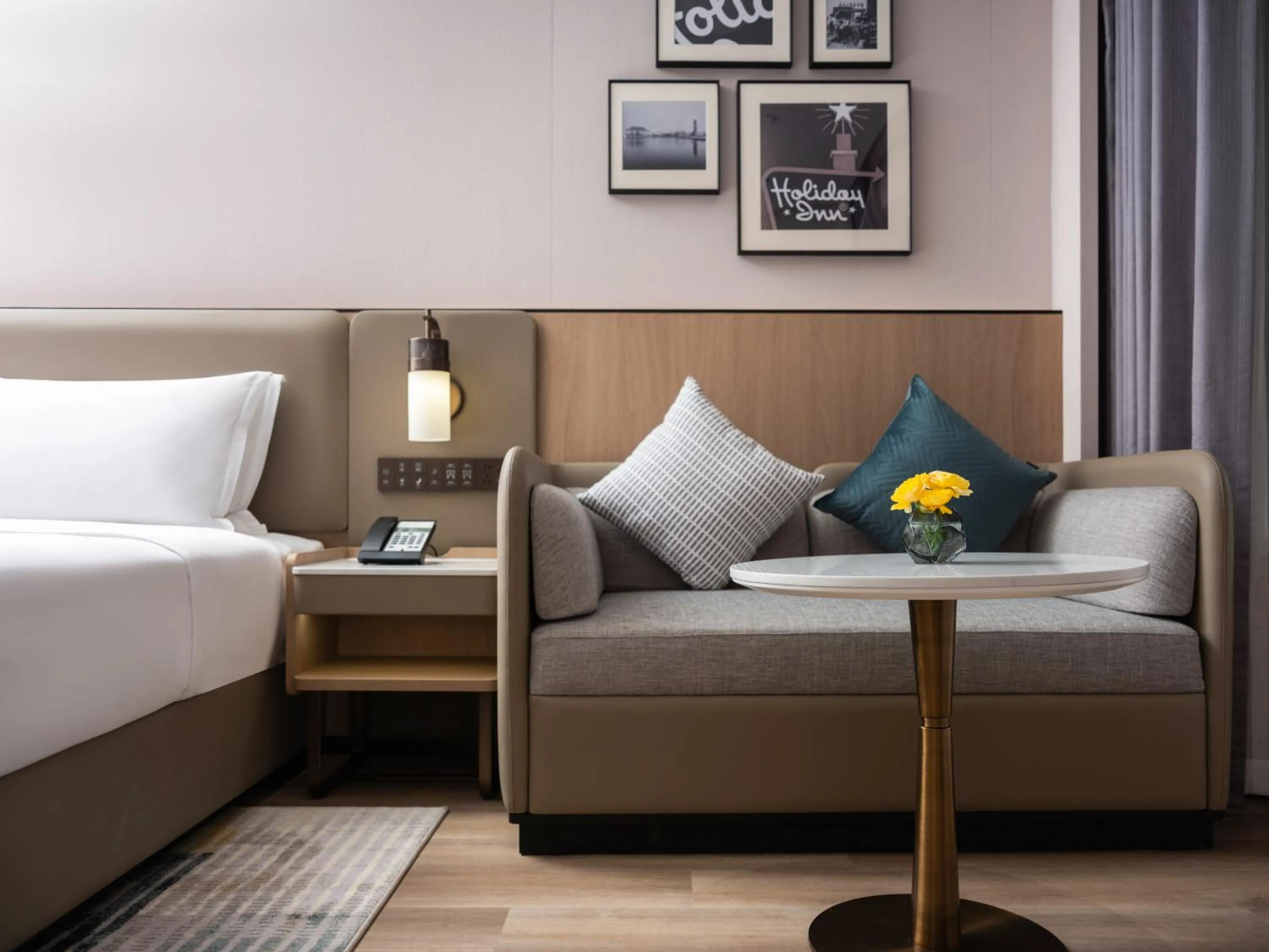 Seating area, Bed in Holiday Inn Yiwu Center by IHG