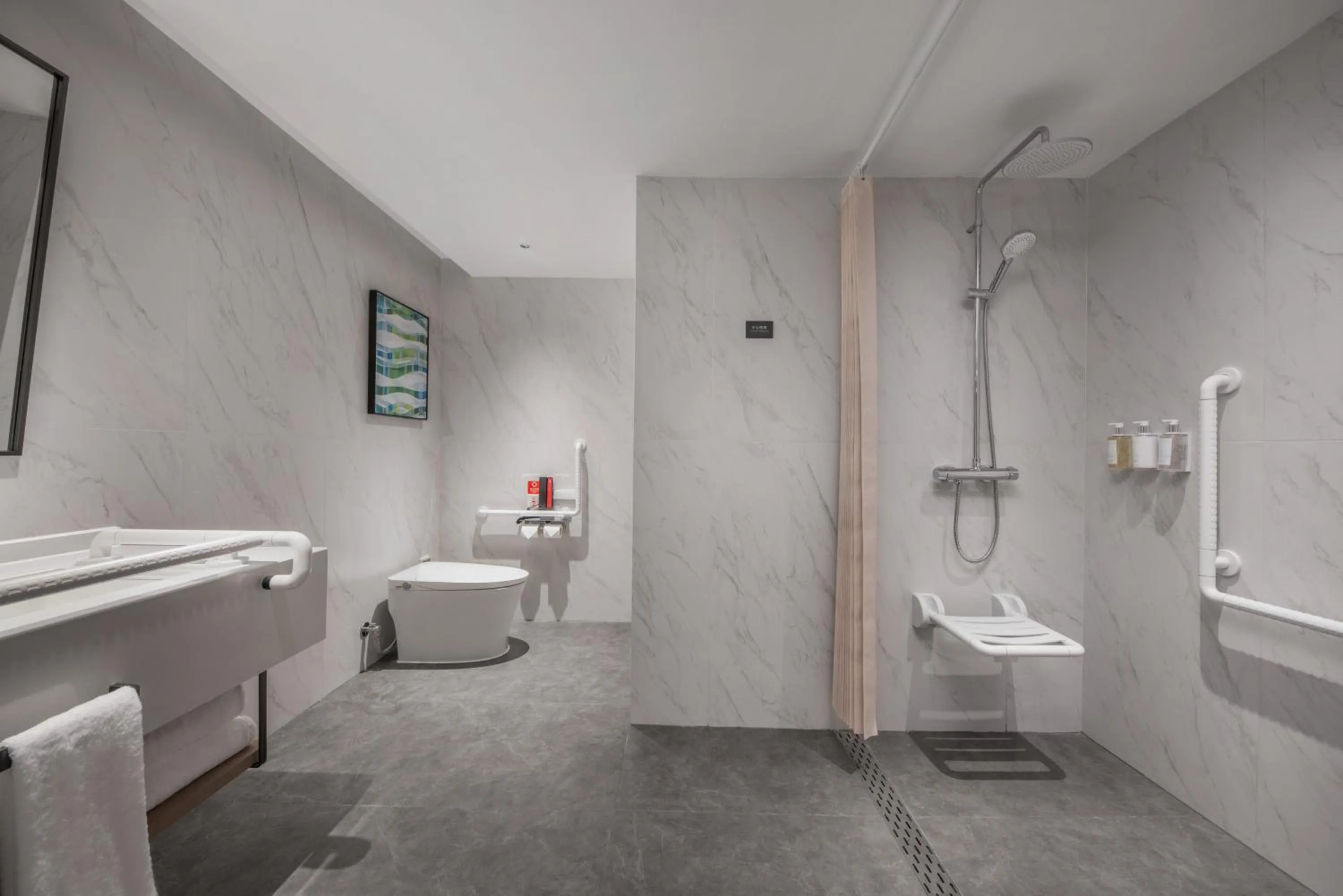 Photo of the whole room in Holiday Inn Yiwu Center by IHG