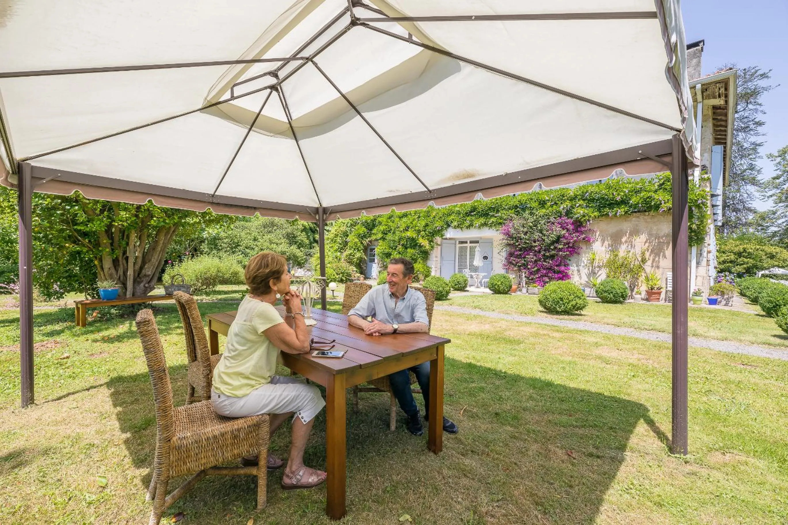 People in Appart'Hôtel Bellevue