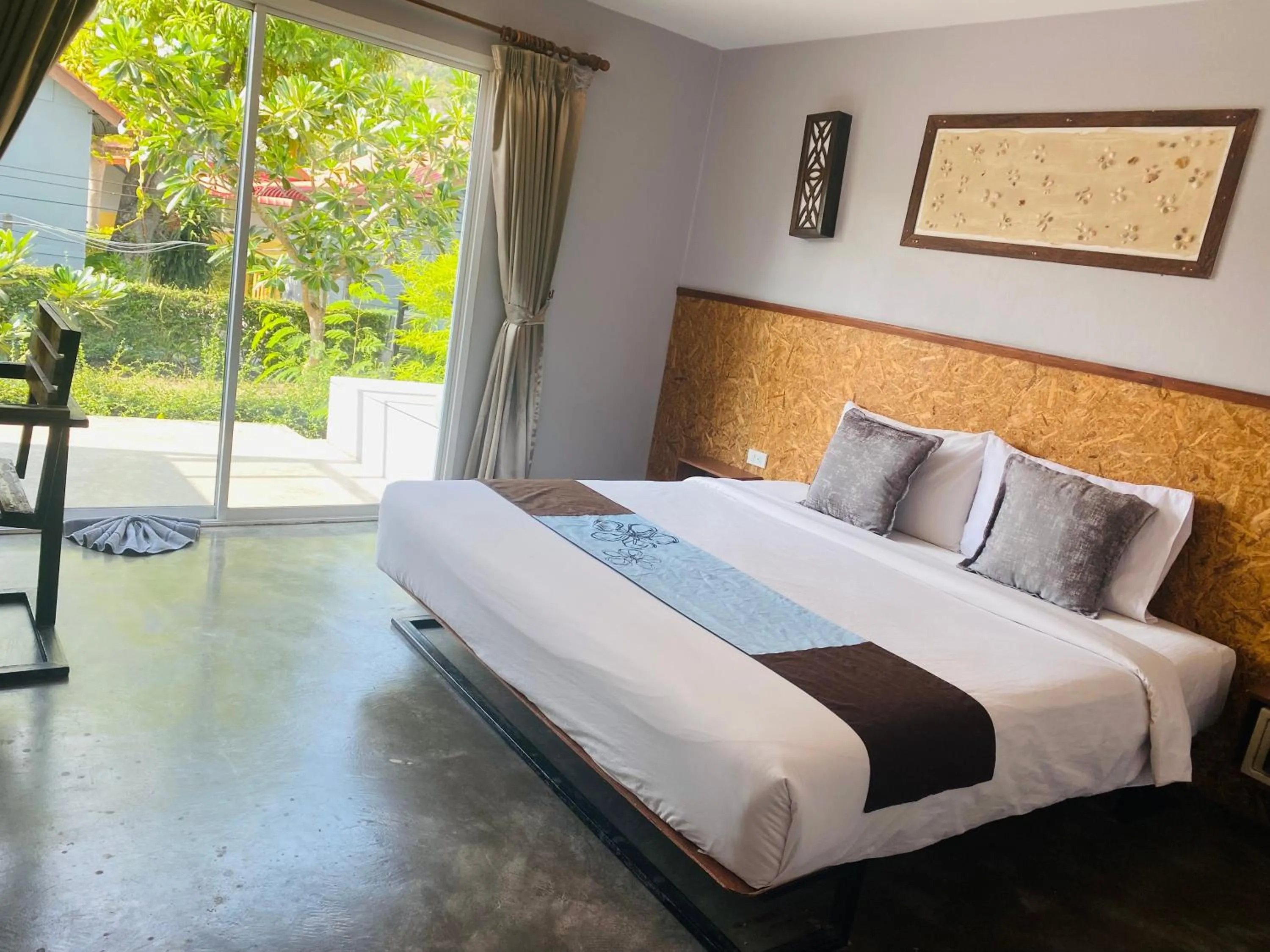 Bed in The Hip Resort @ Phi Phi