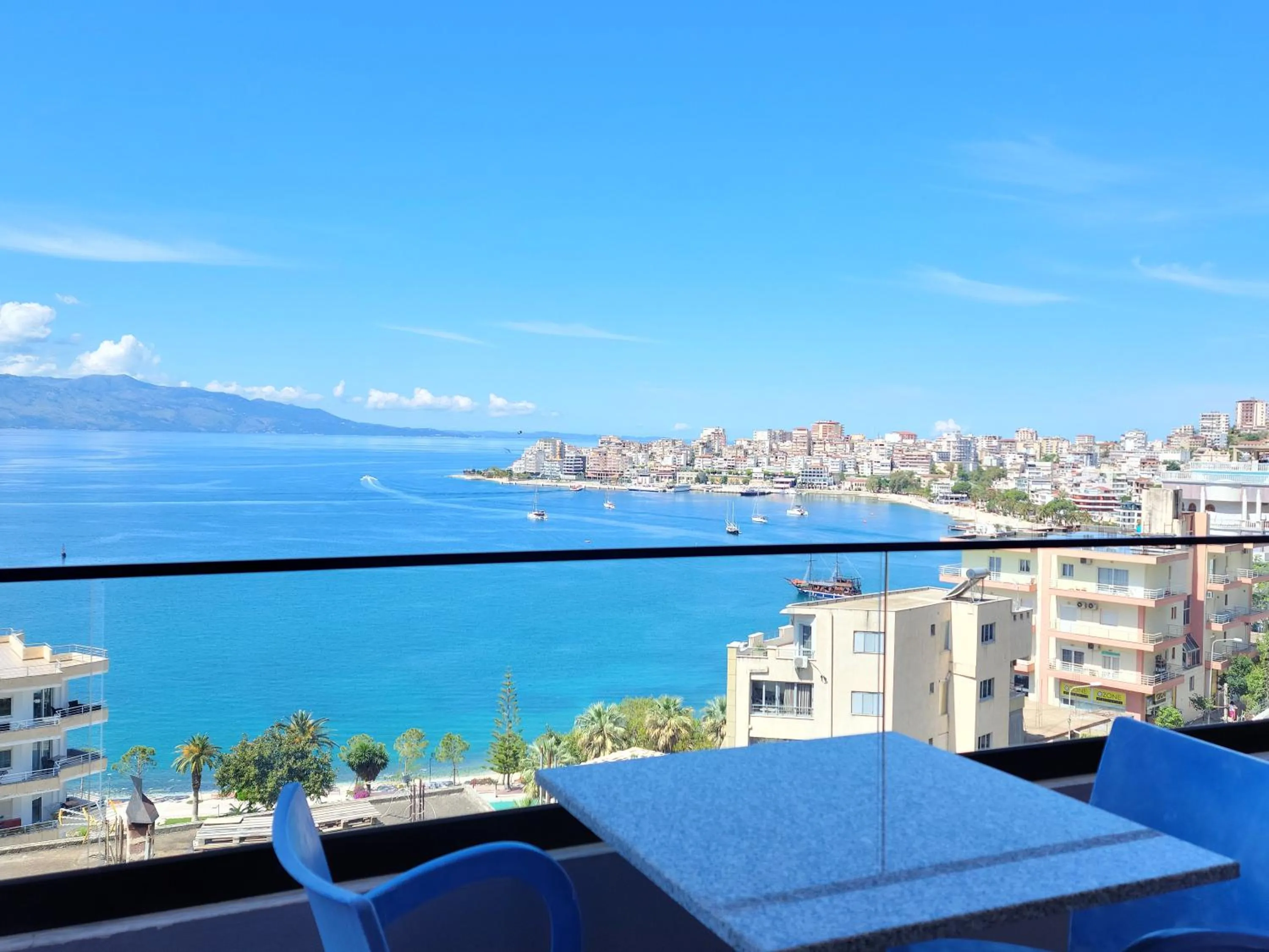 Apartment with Sea View in Villa Crystal