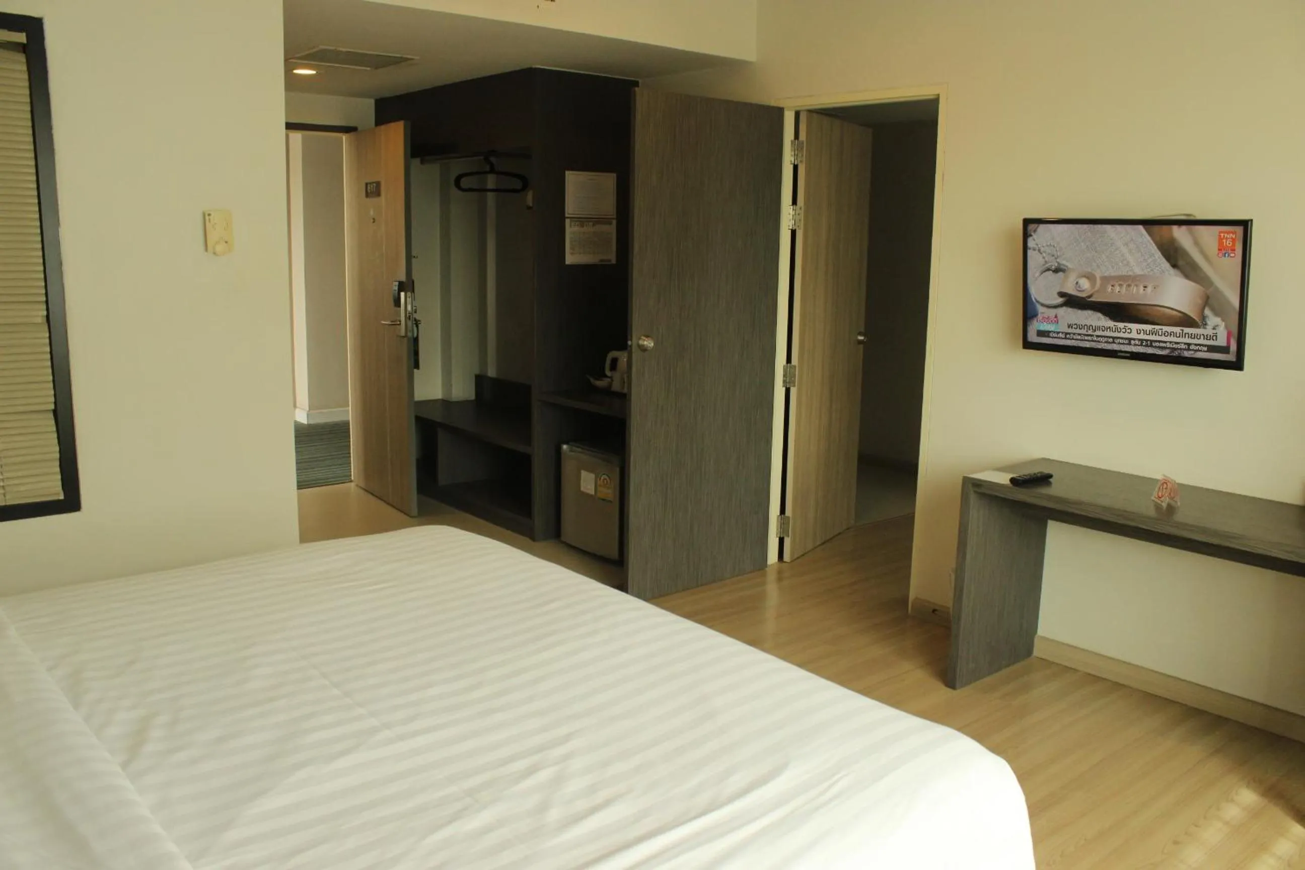 Photo of the whole room, Bed in Leosor Hotel