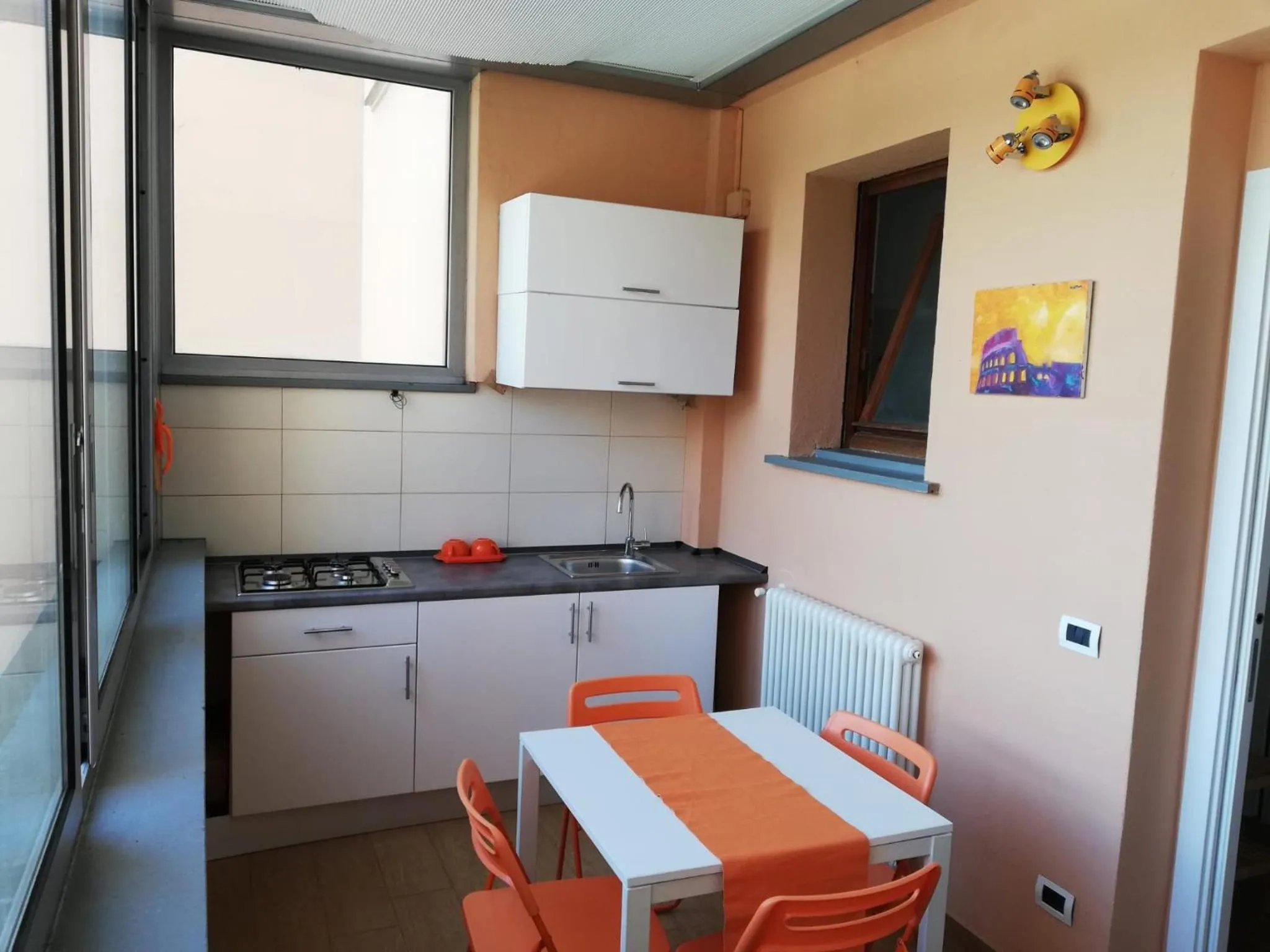 Kitchen or kitchenette in B&B Nonna Roma