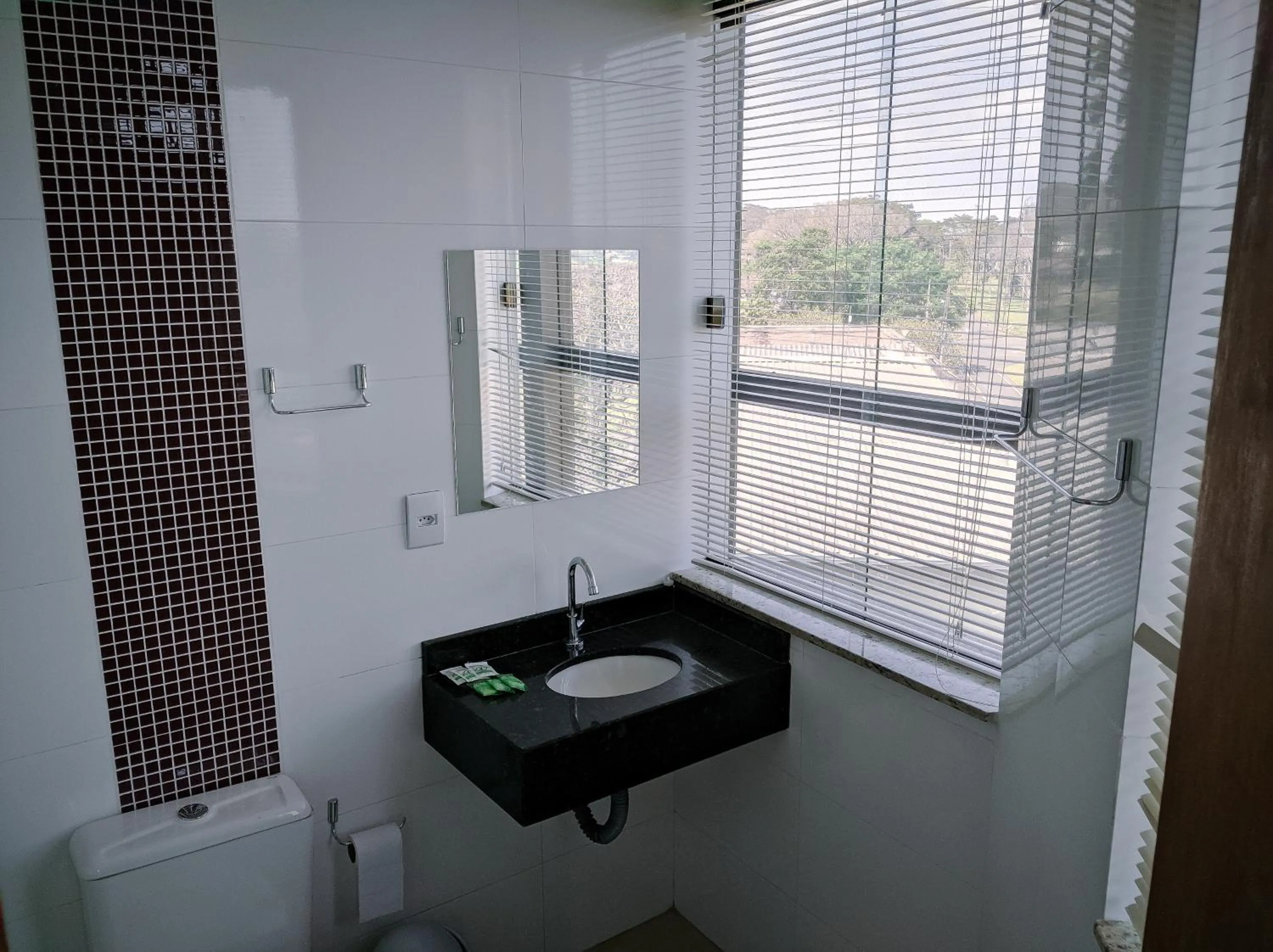 Toilet in Rede Andrade Biton