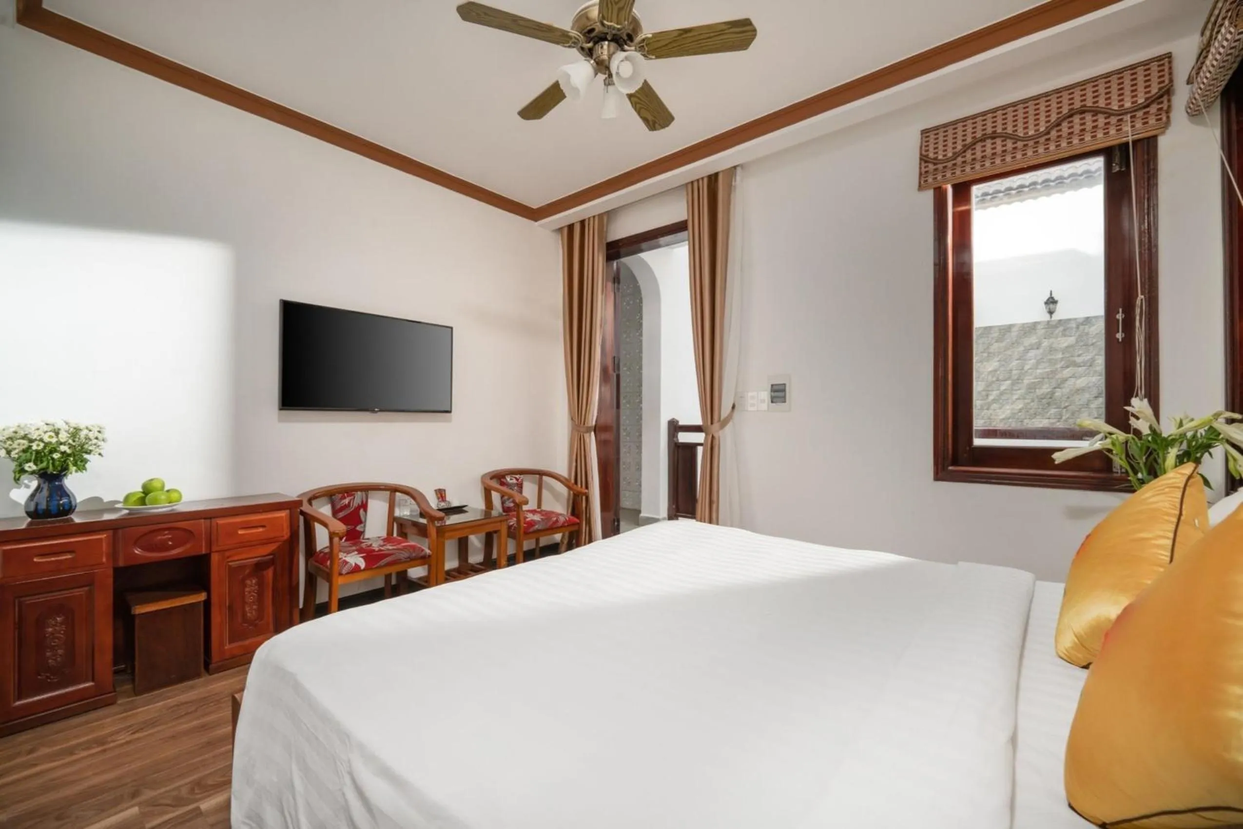 Communal lounge/ TV room, Bed in Ony Retreat Villas