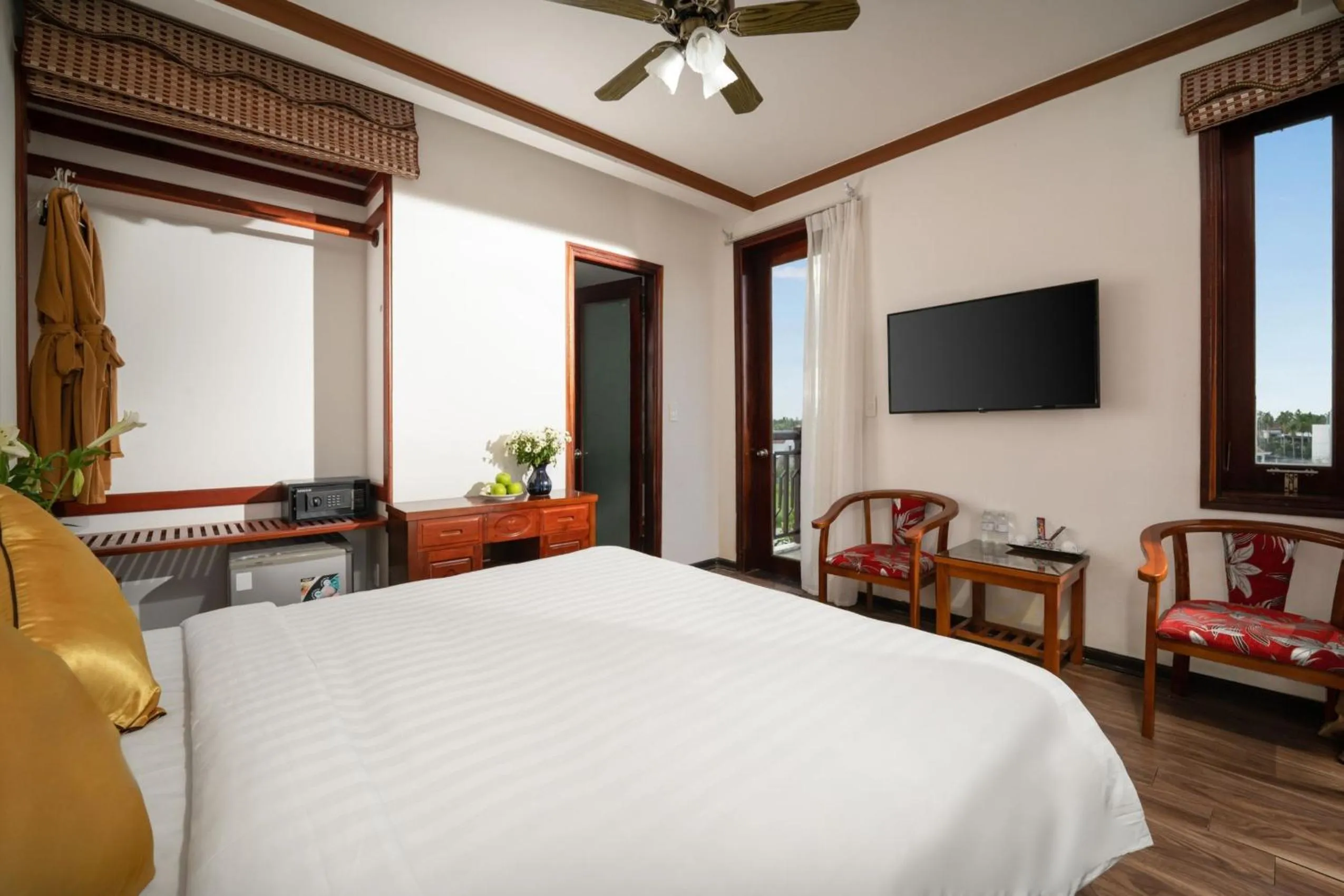 Communal lounge/ TV room, Bed in Ony Retreat Villas