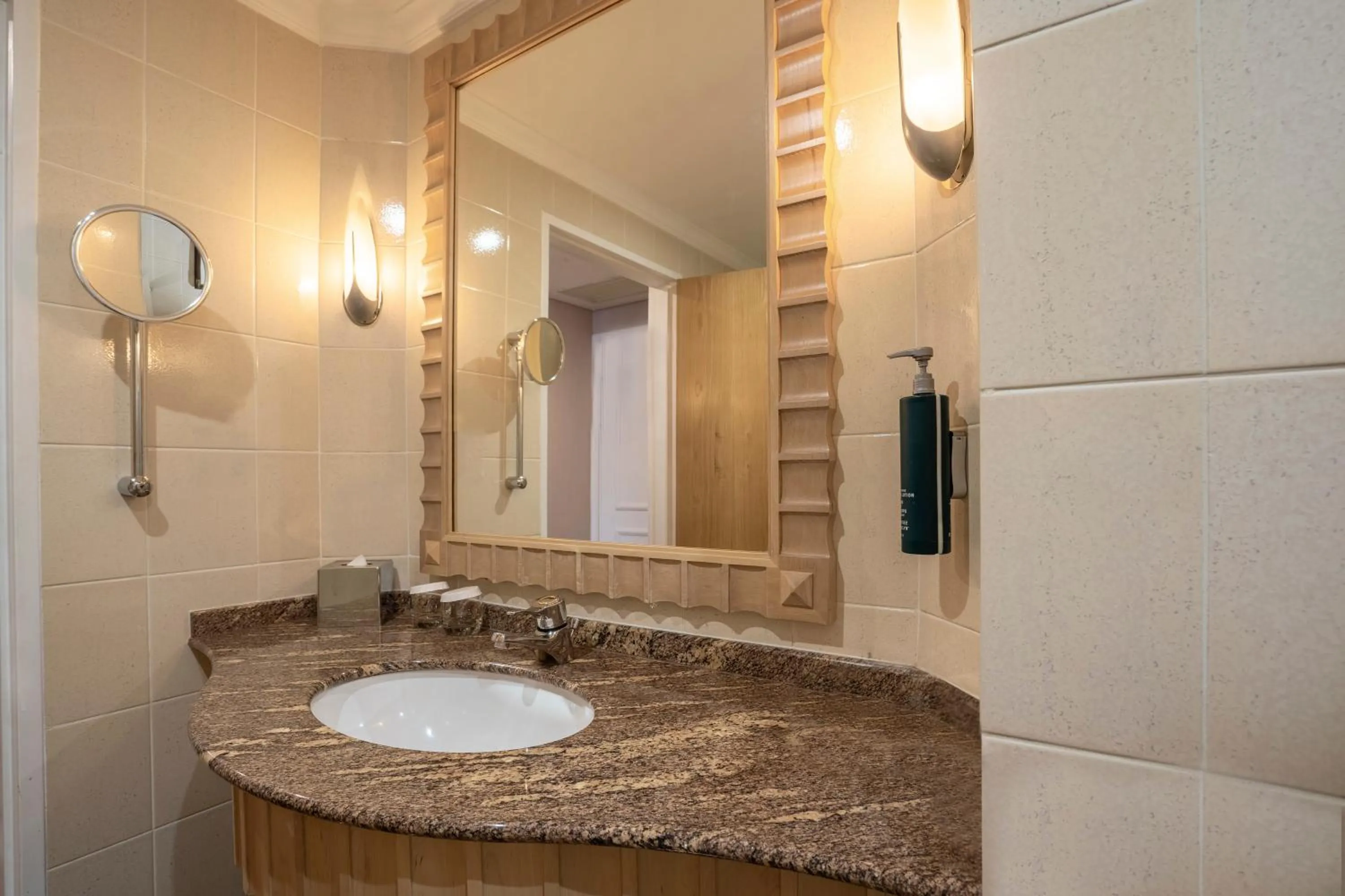 Bathroom in NH Johannesburg Sandton