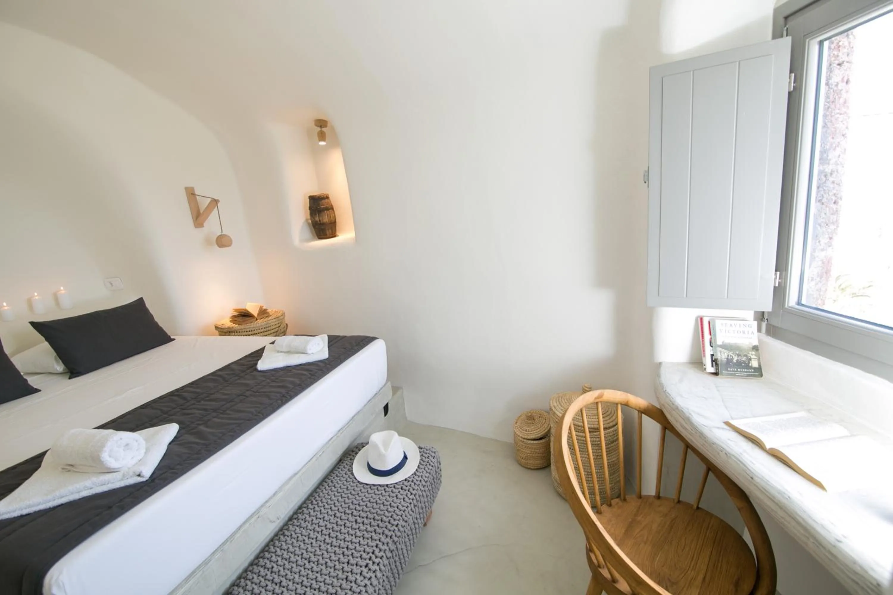 Bed in Santorini Villas