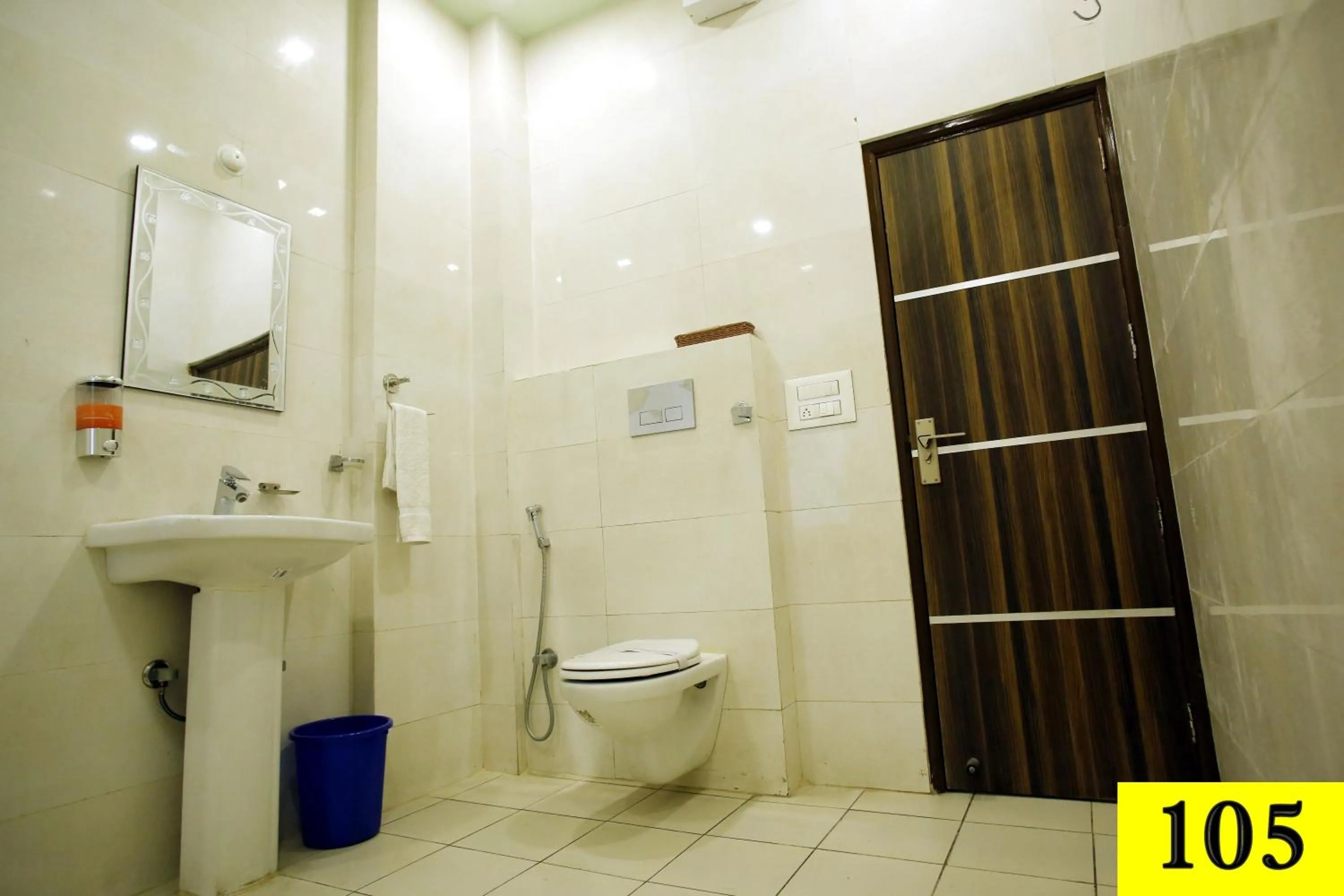 Bathroom in Hotel LAVENIR