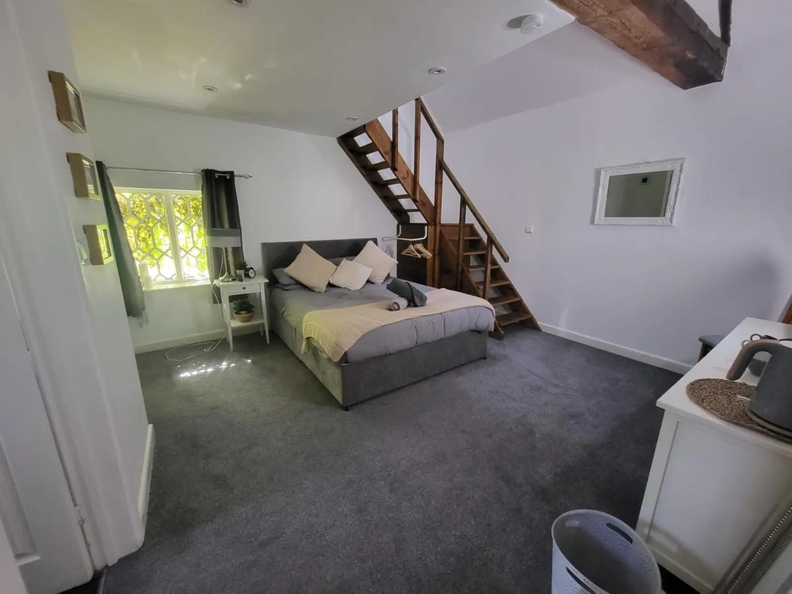 Bed in Hursley Rooms - The Dolphin