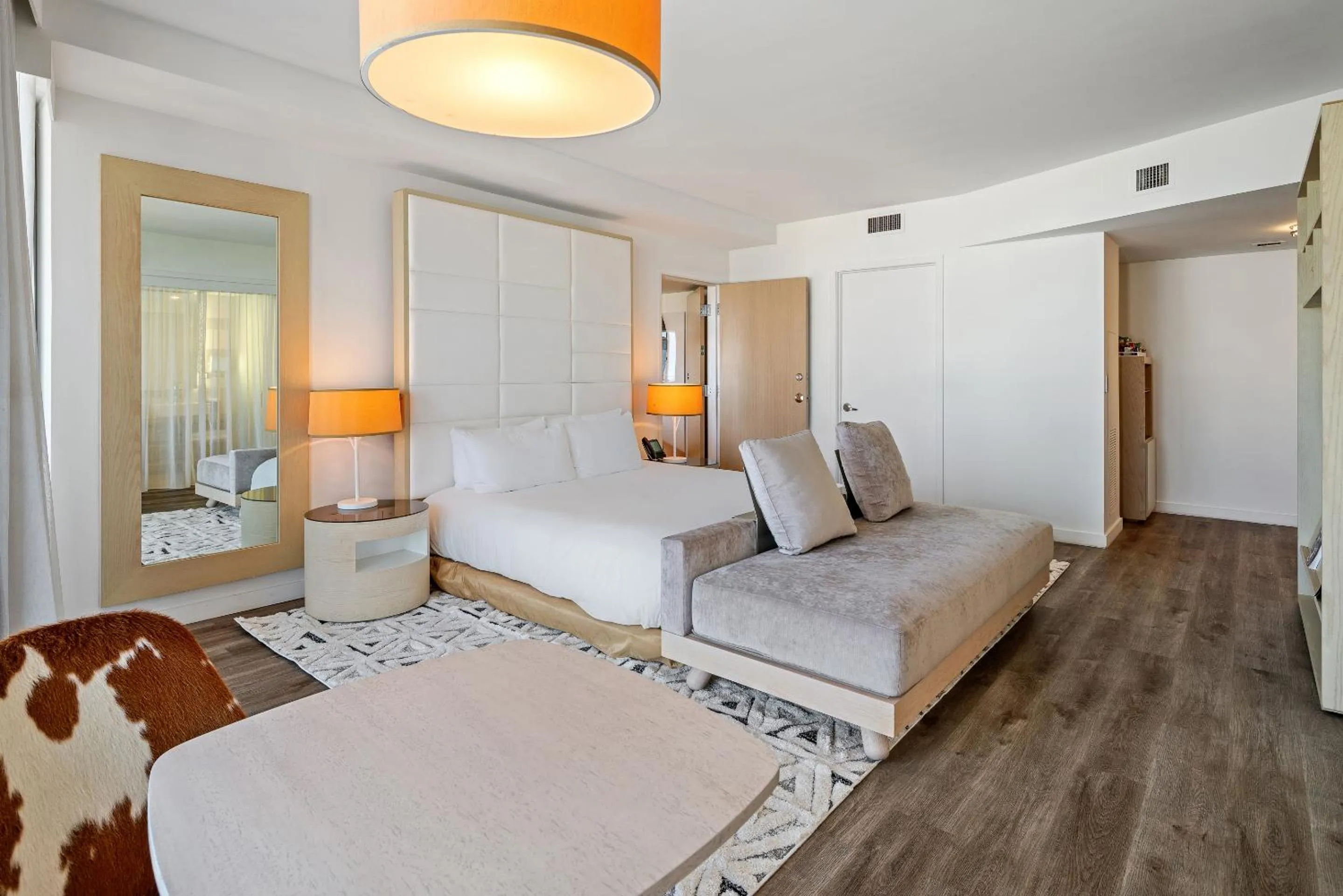 Bed in The Grayson Hotel Miami Downtown