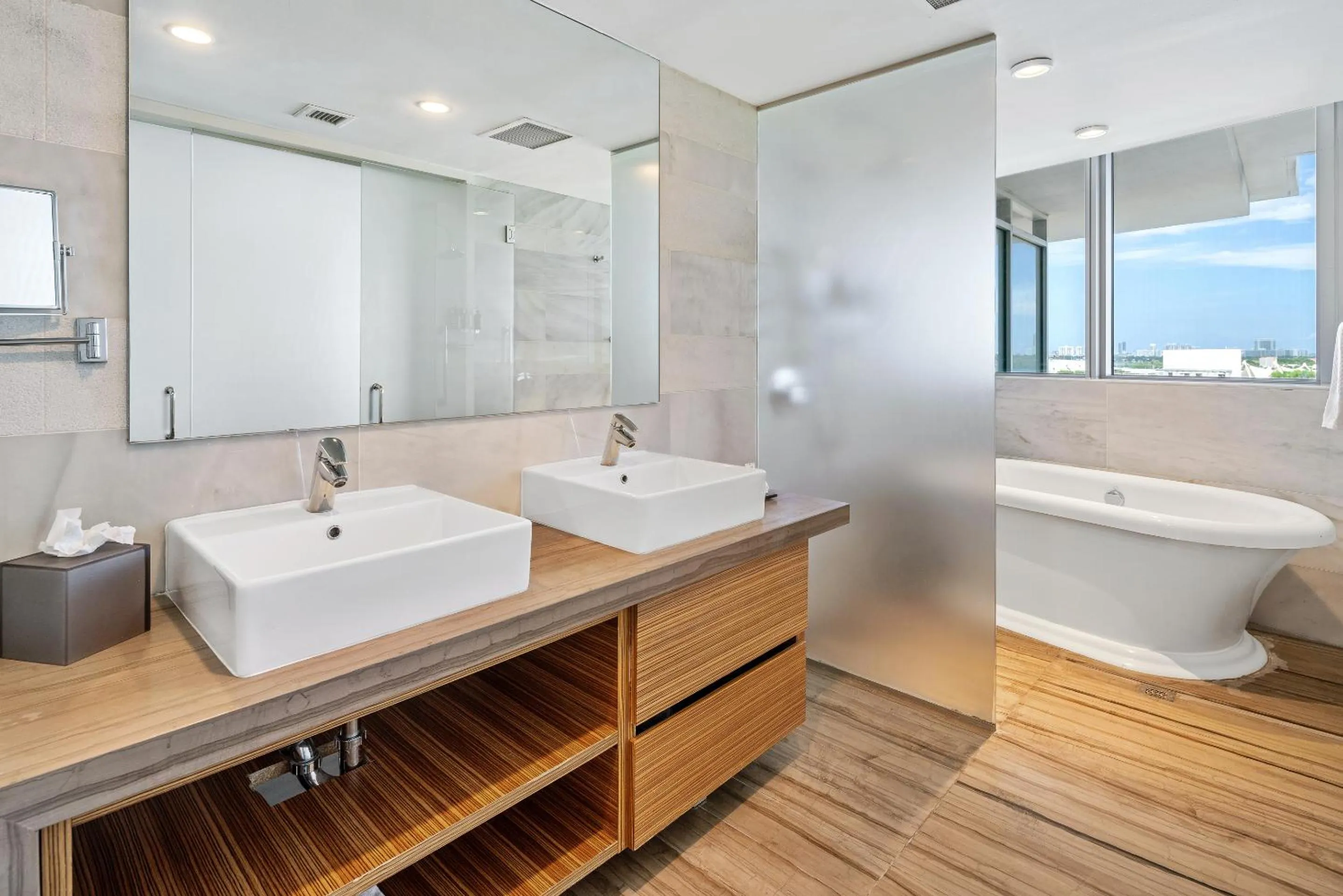 Bathroom in The Grayson Hotel Miami Downtown