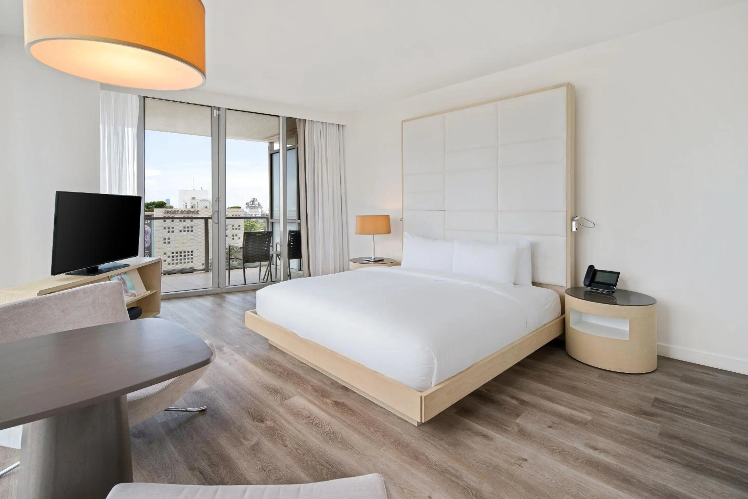 Bed in The Grayson Hotel Miami Downtown