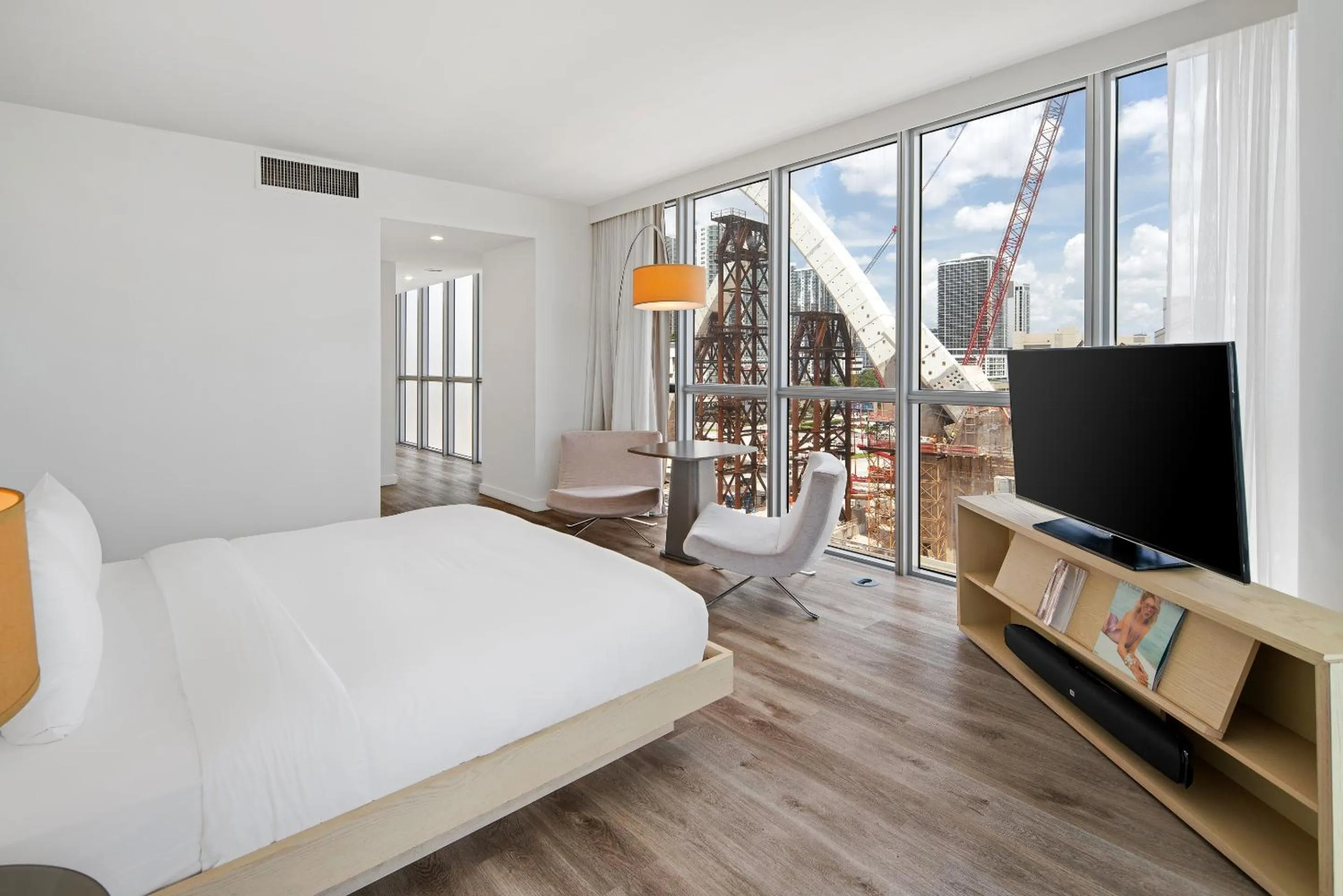 Bed in The Grayson Hotel Miami Downtown