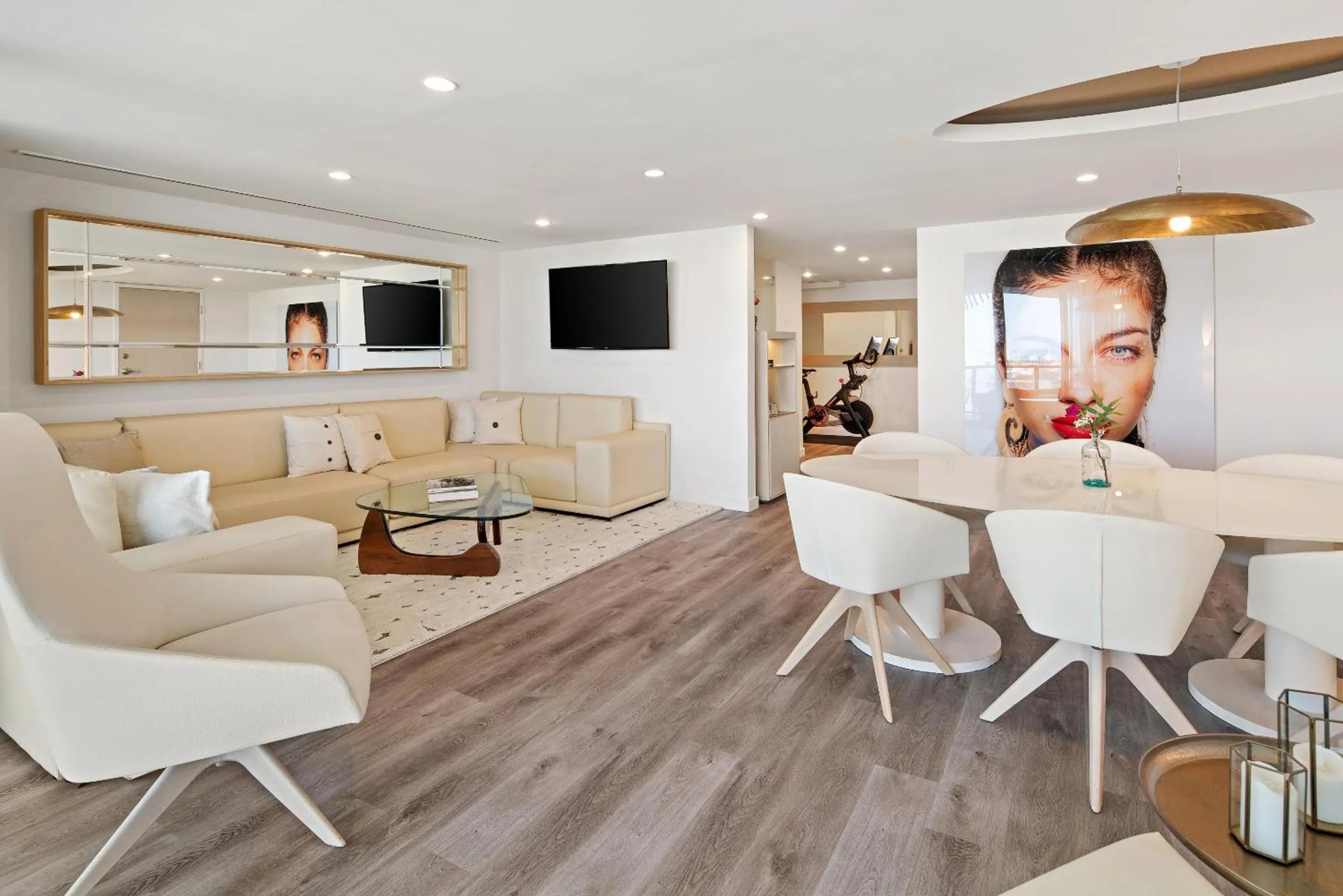 Living room in The Grayson Hotel Miami Downtown