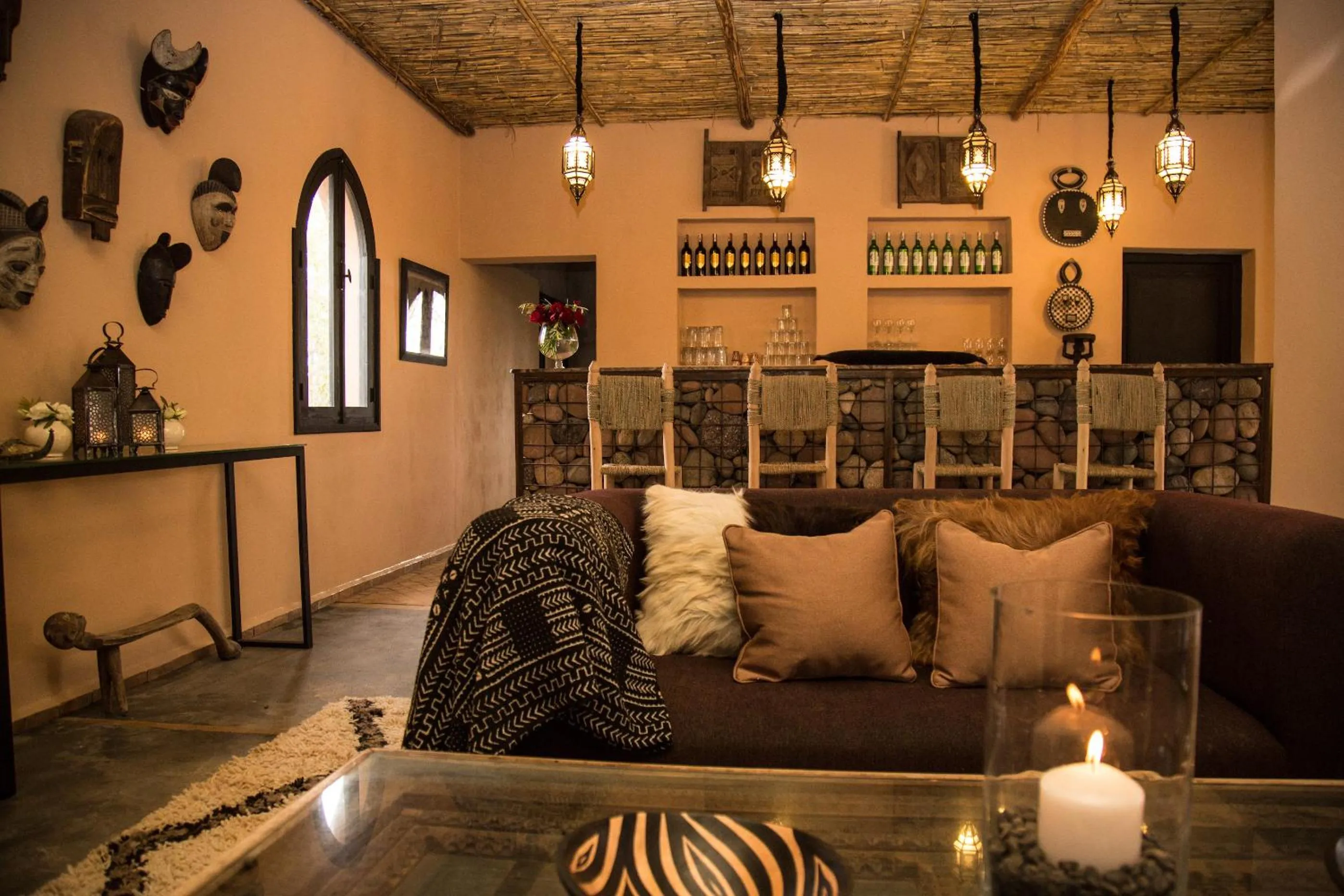 Restaurant/places to eat in Fawakay Villas