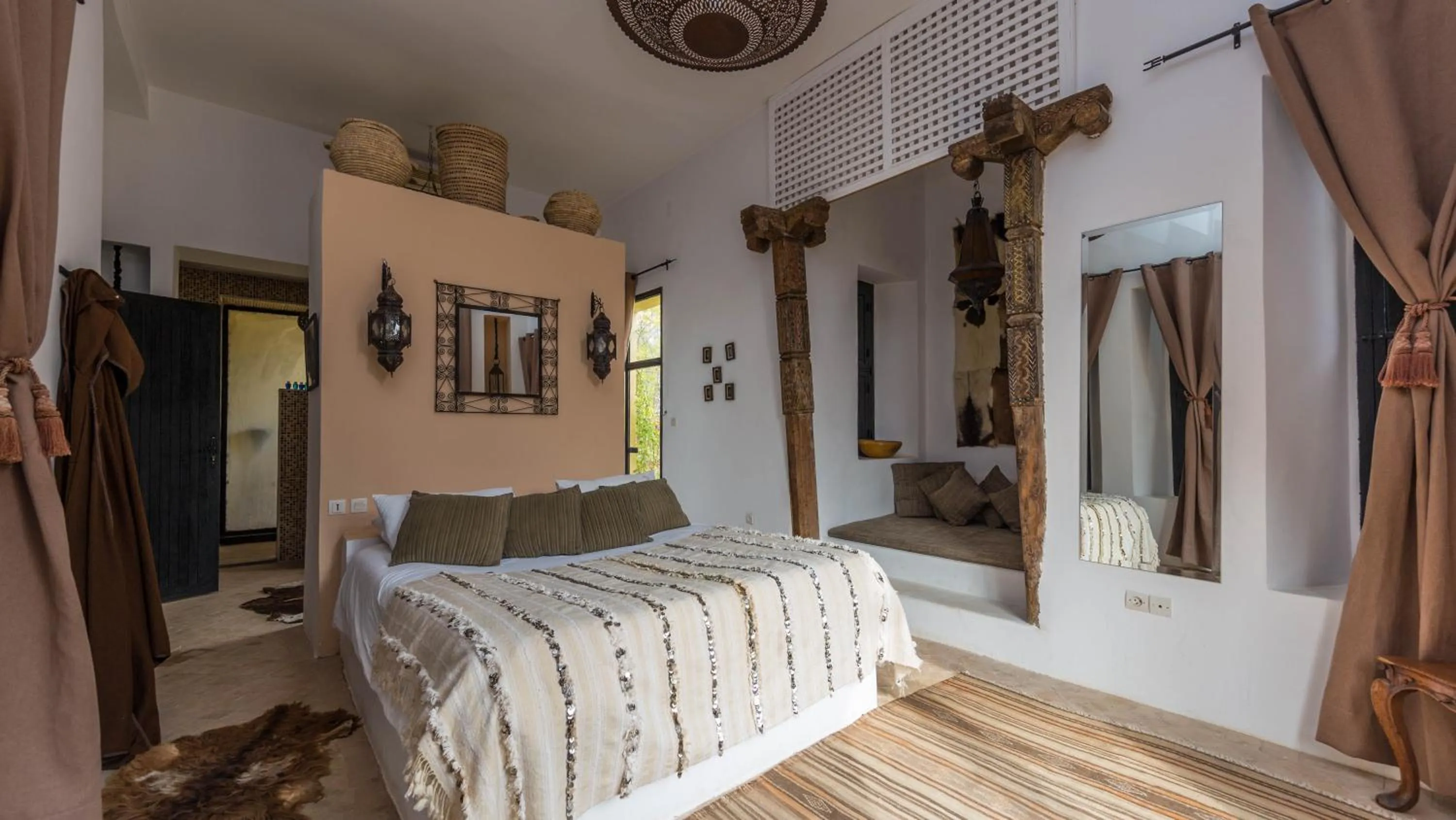 Bed in Fawakay Villas