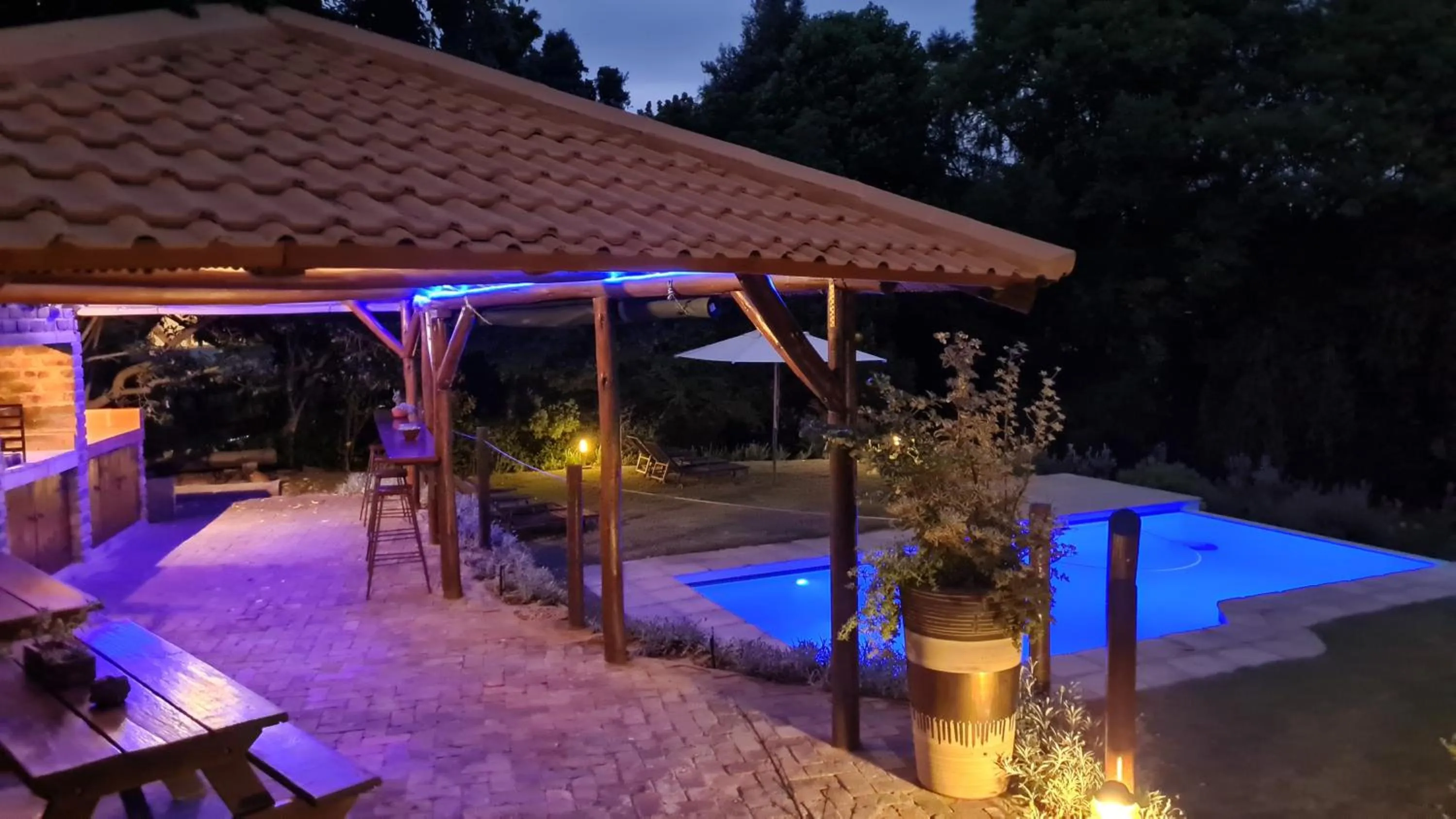 Evening entertainment in Pumula Lodge 4 Star Guesthouse Knysna