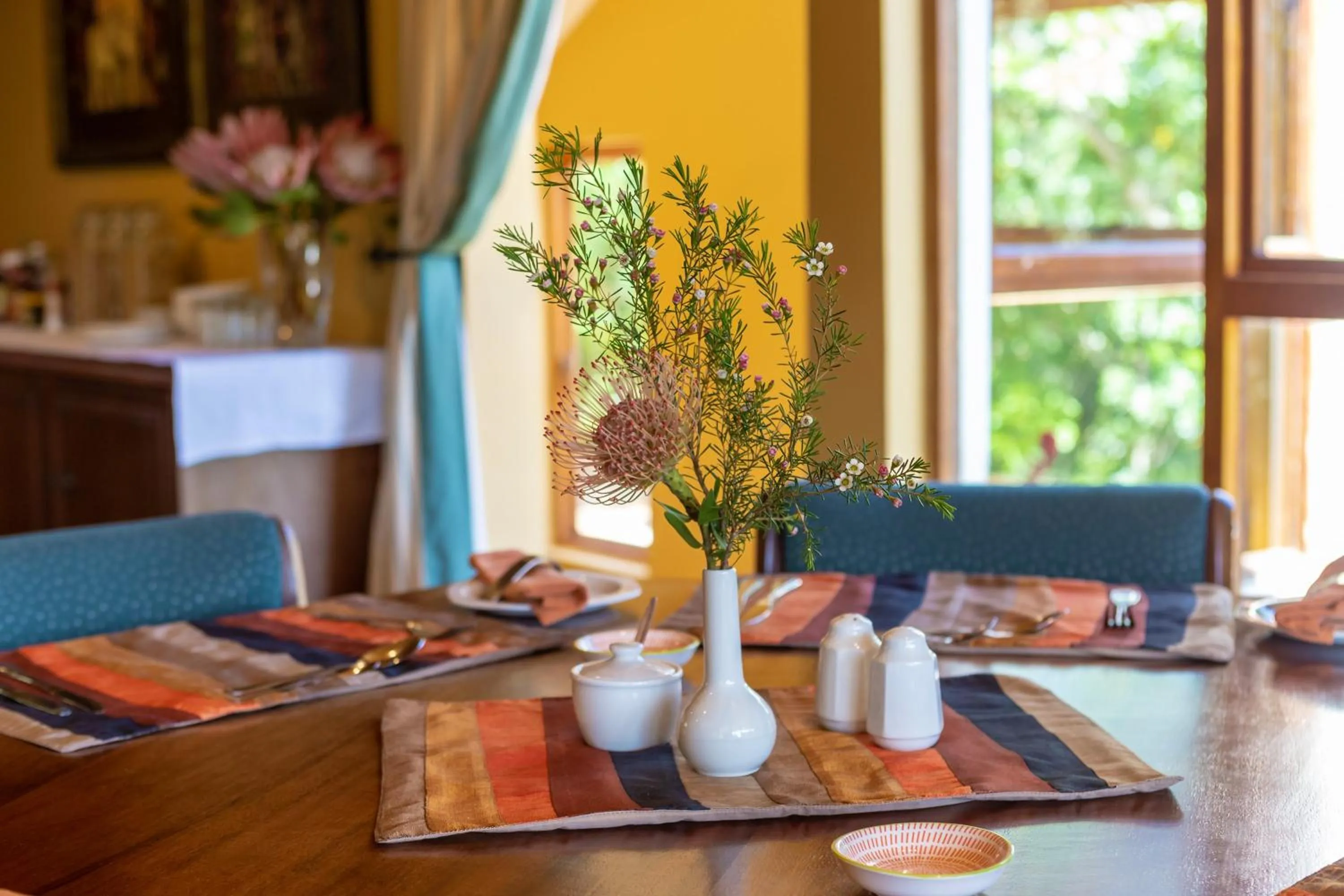 Dining area in Pumula Lodge 4 Star Guesthouse Knysna