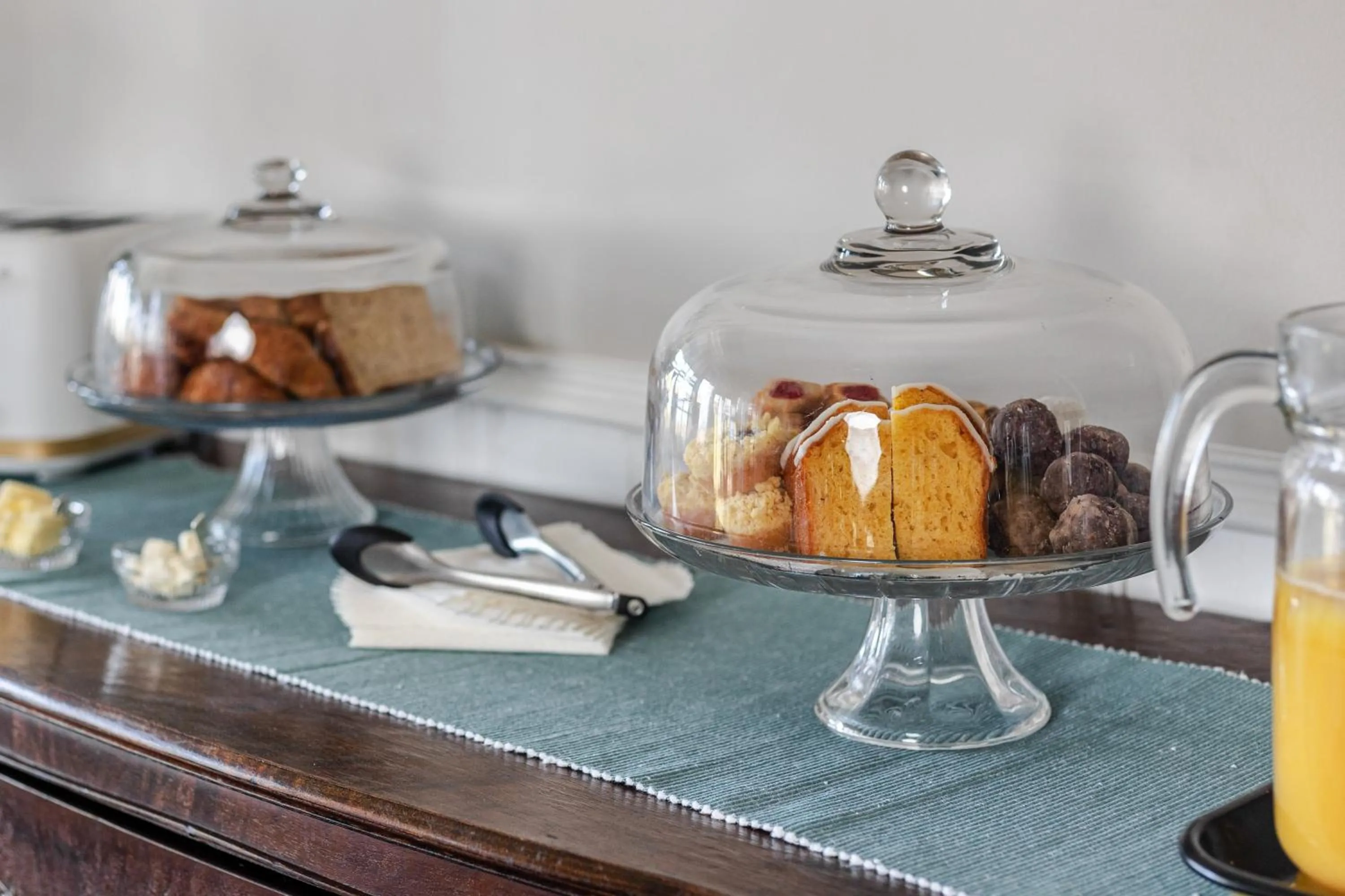 Food and drinks in Stone Mountain Manor