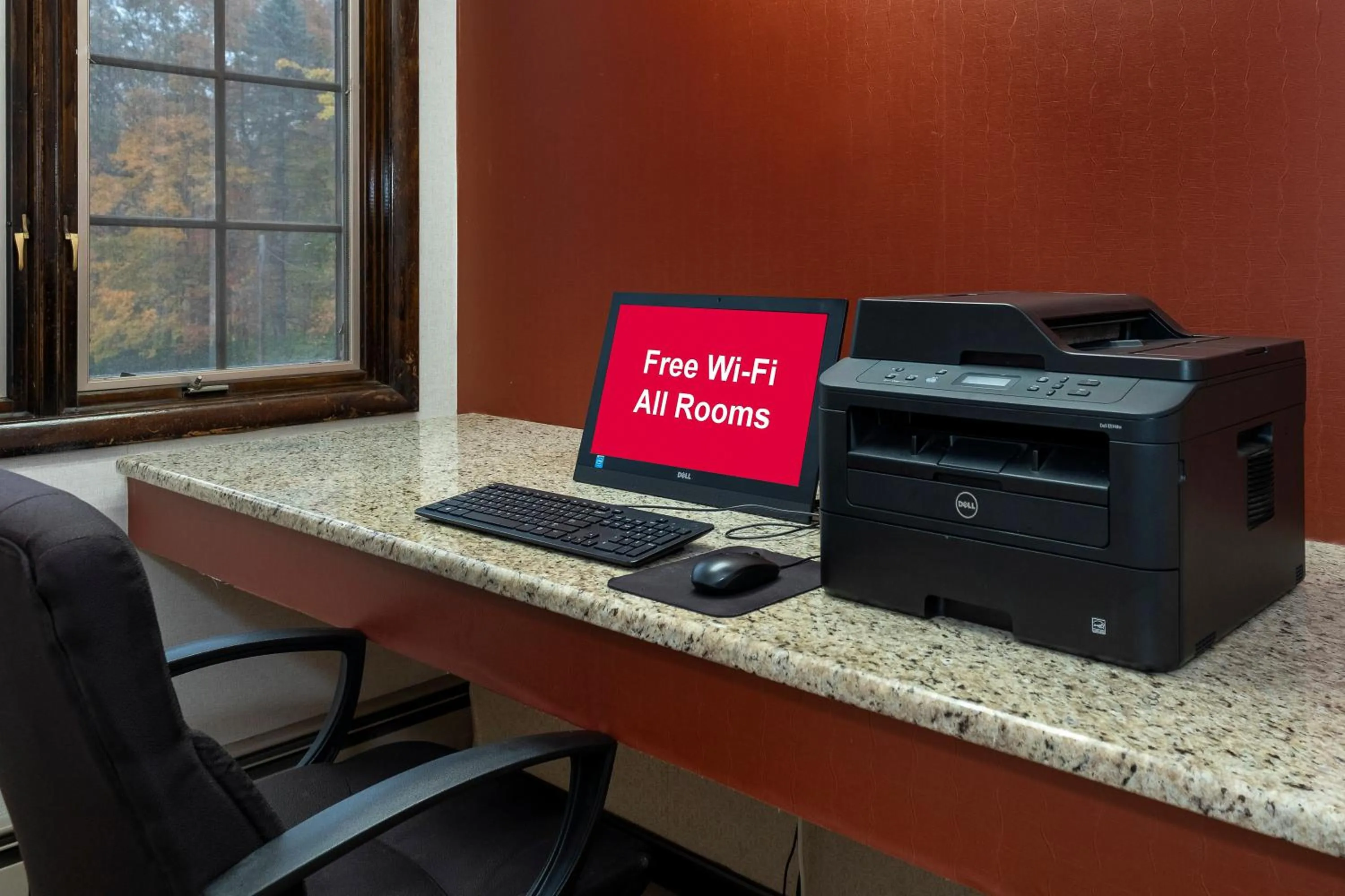 Business facilities in Red Roof Inn & Suites Hazleton