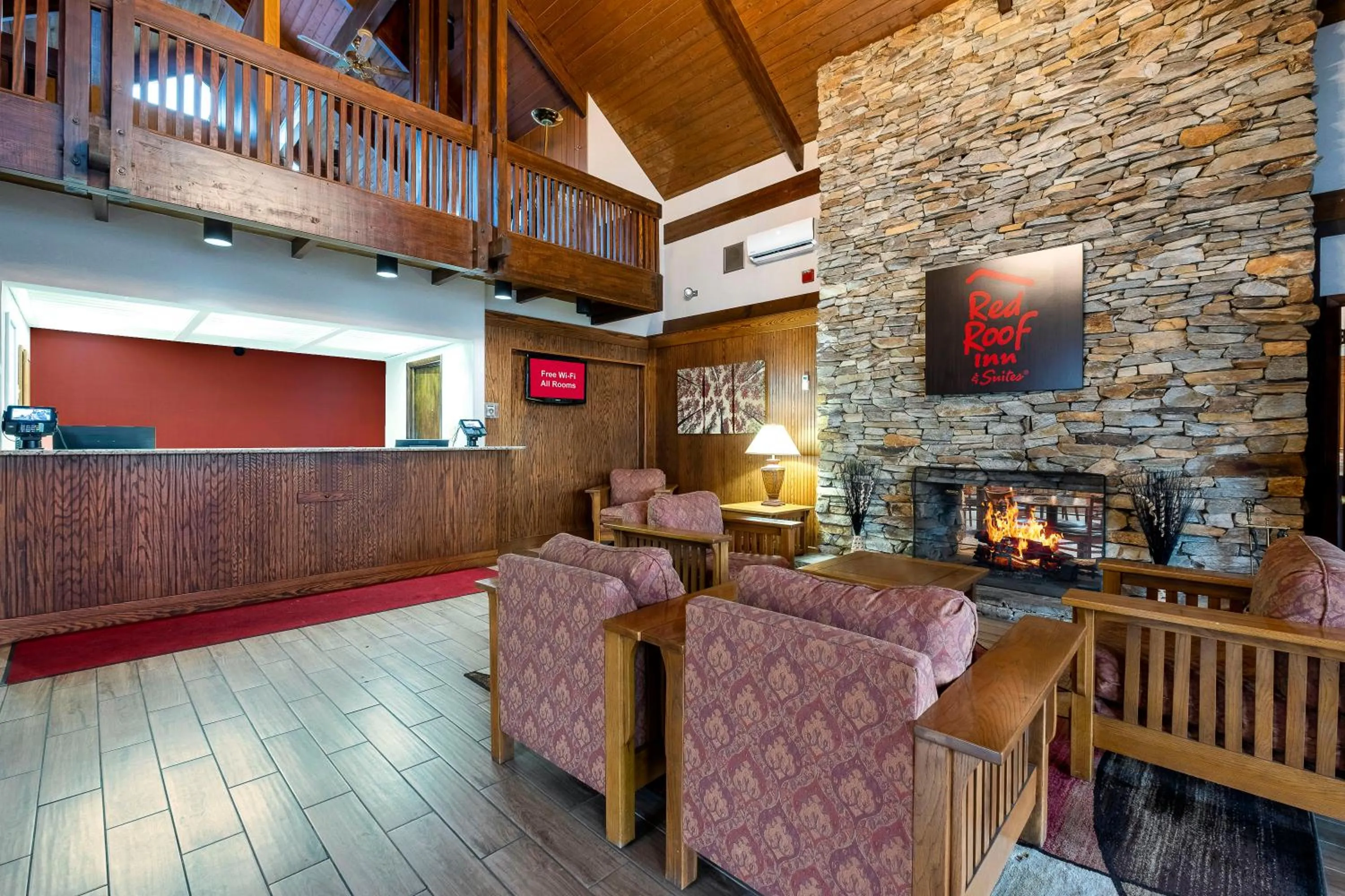 Lobby or reception in Red Roof Inn & Suites Hazleton