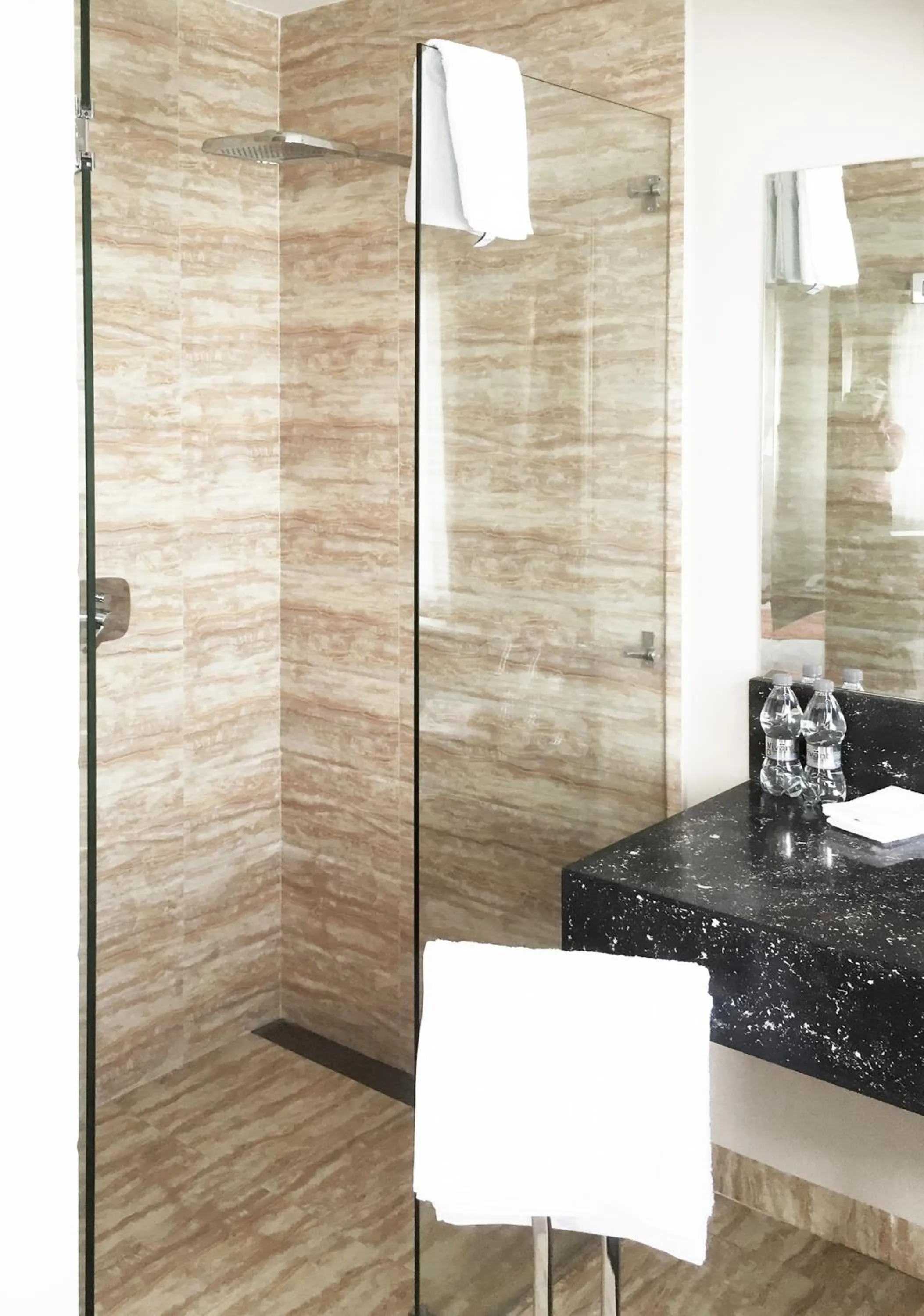 Bathroom in La Coupole Hotel