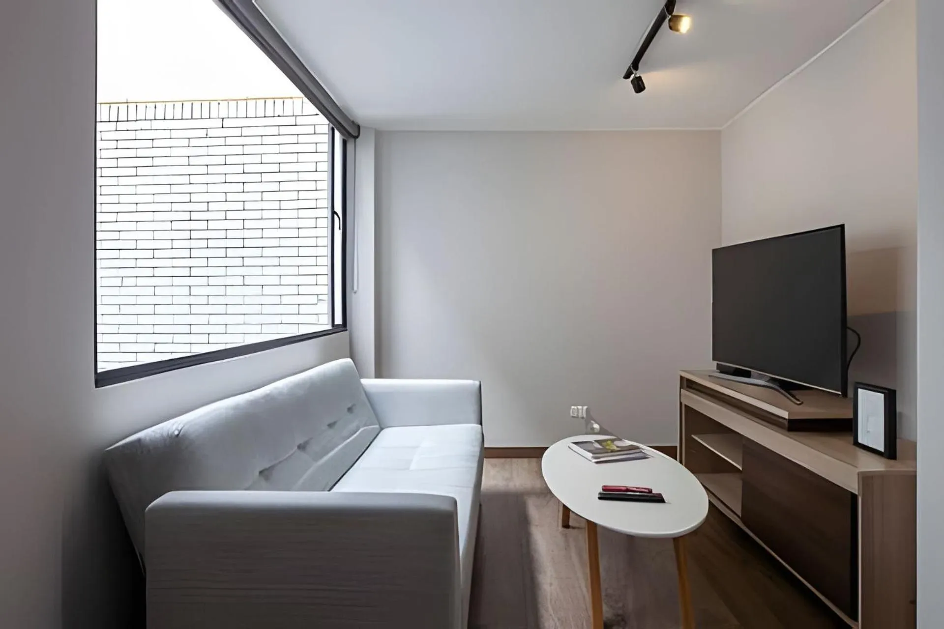 Communal lounge/ TV room in Bogo64