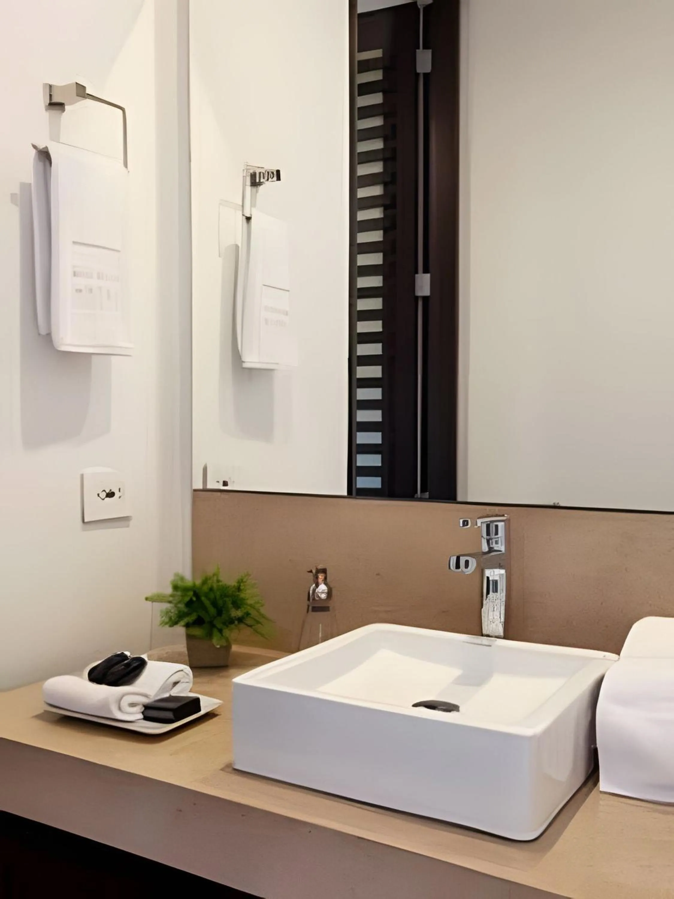 Toilet in Attik Luxury Apts