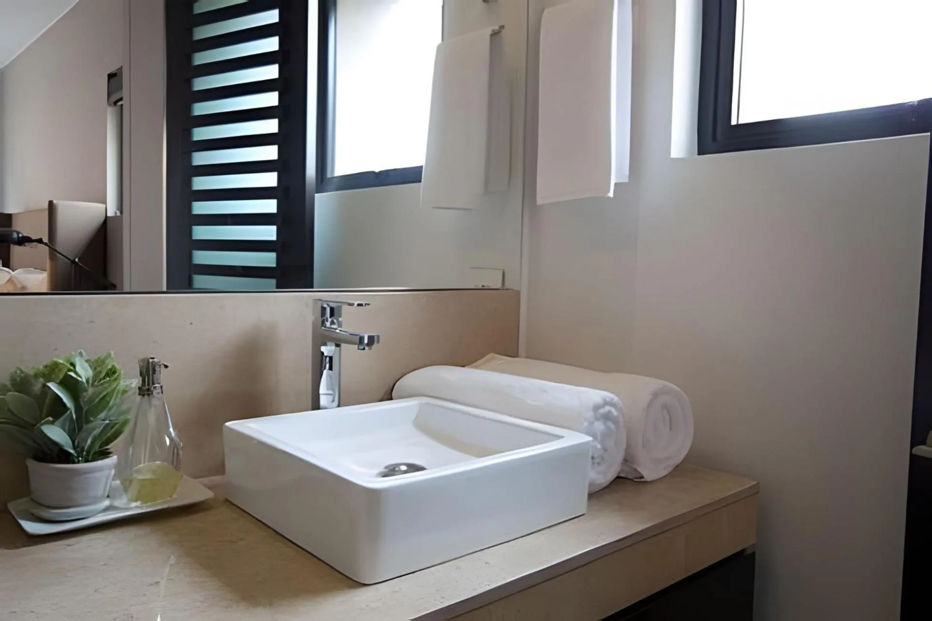 Toilet in Attik Luxury Apts