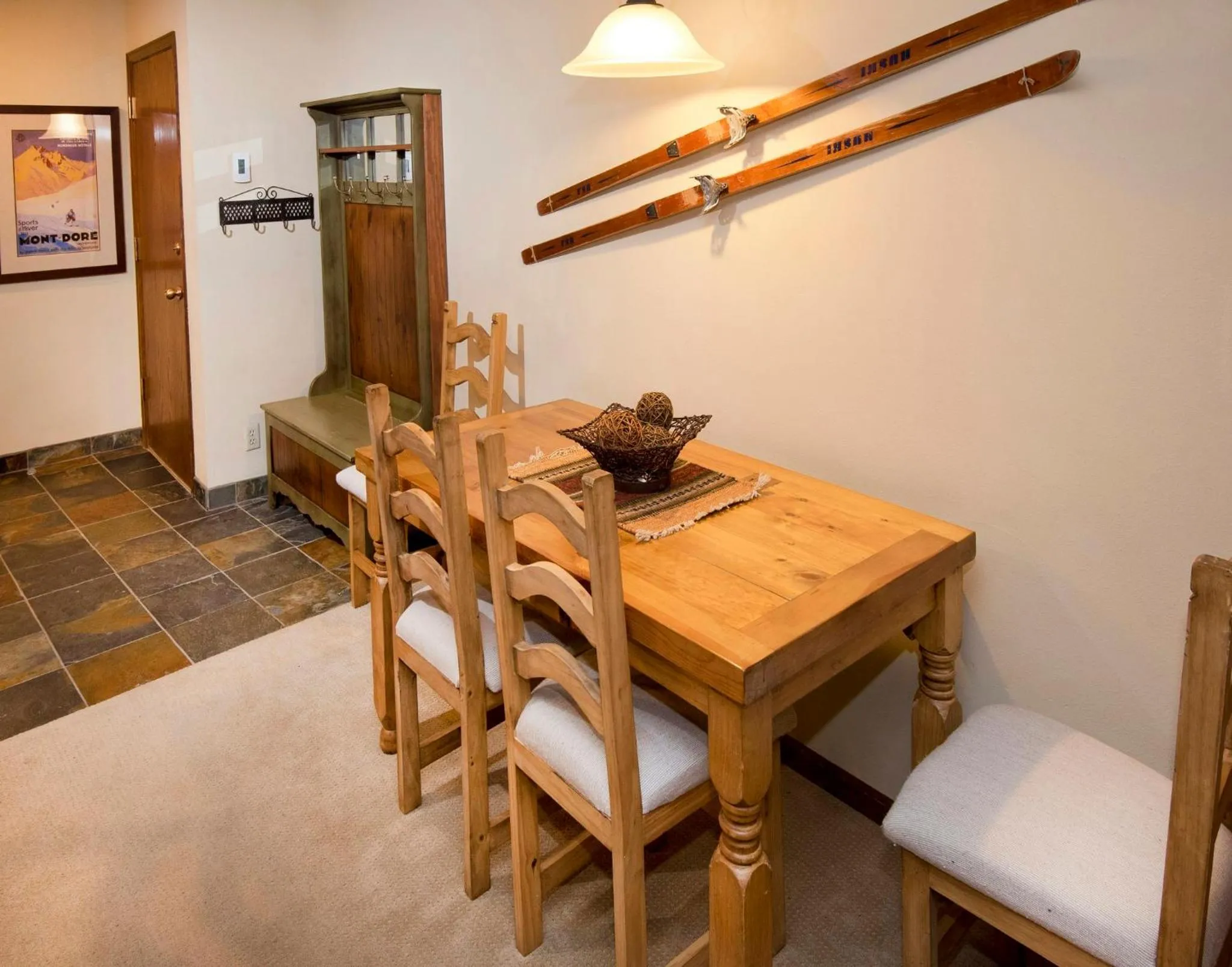 Living room in Seasons at Avon, A Vail Resorts Property