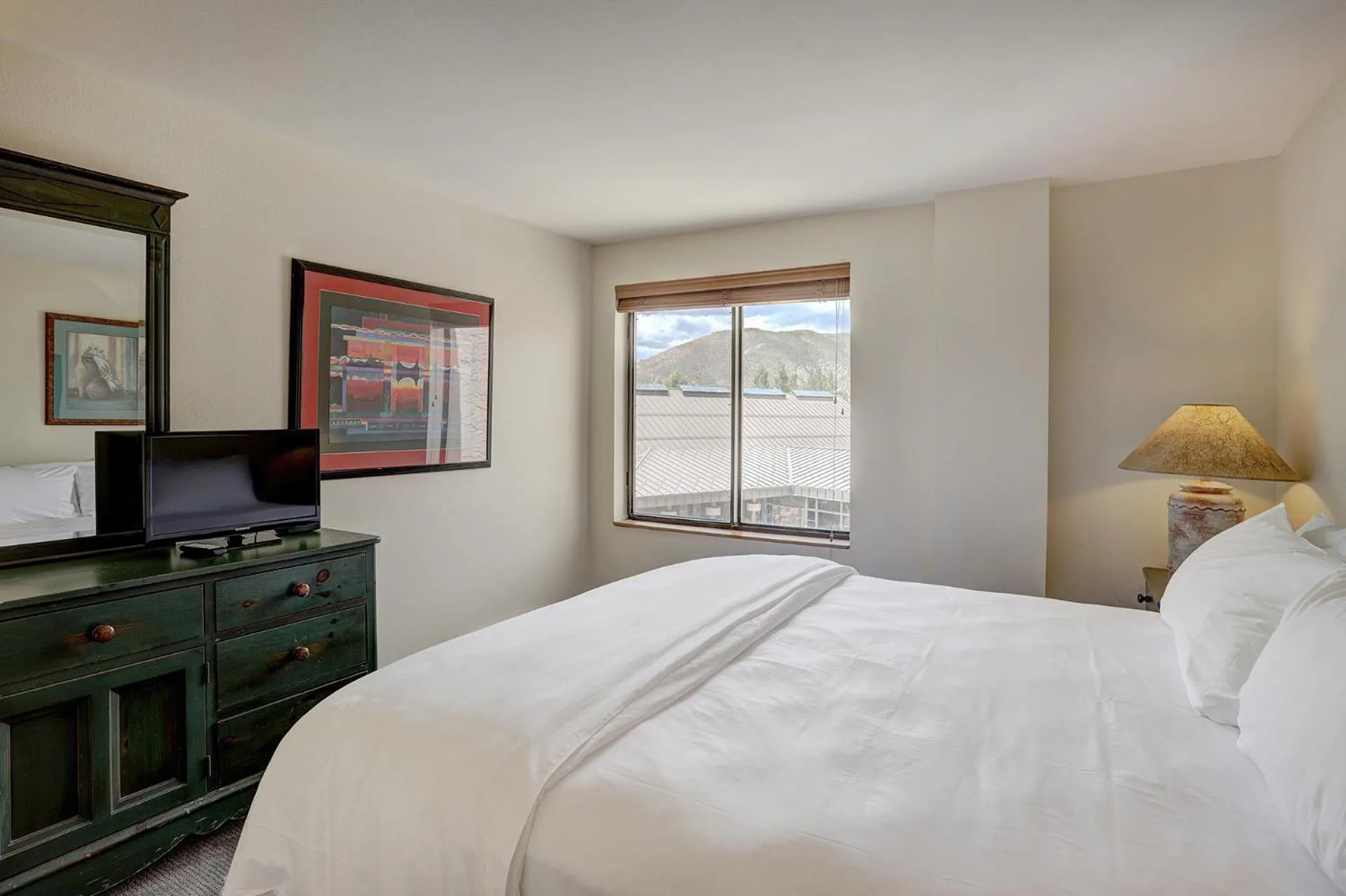 Bed in Seasons at Avon