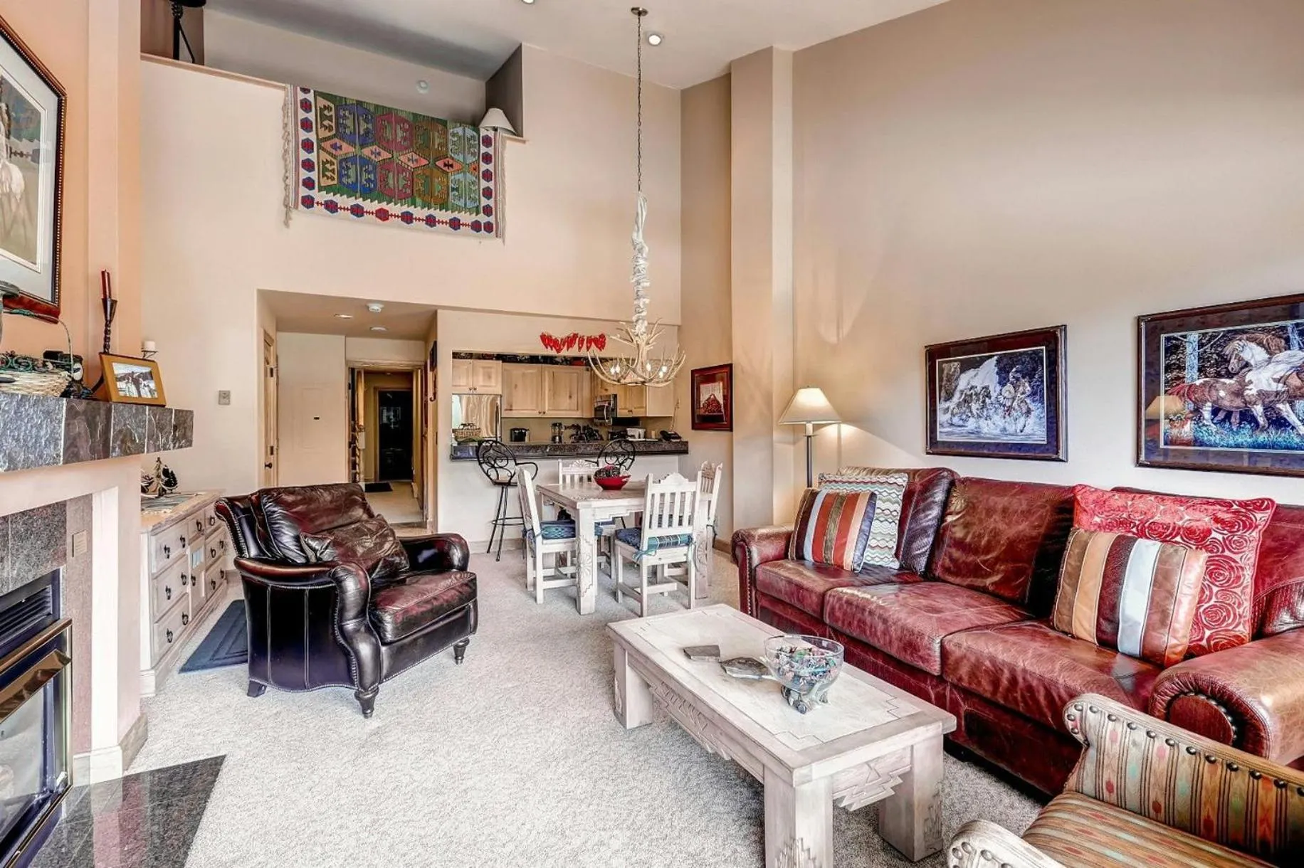 Living room in Seasons at Avon, A Vail Resorts Property