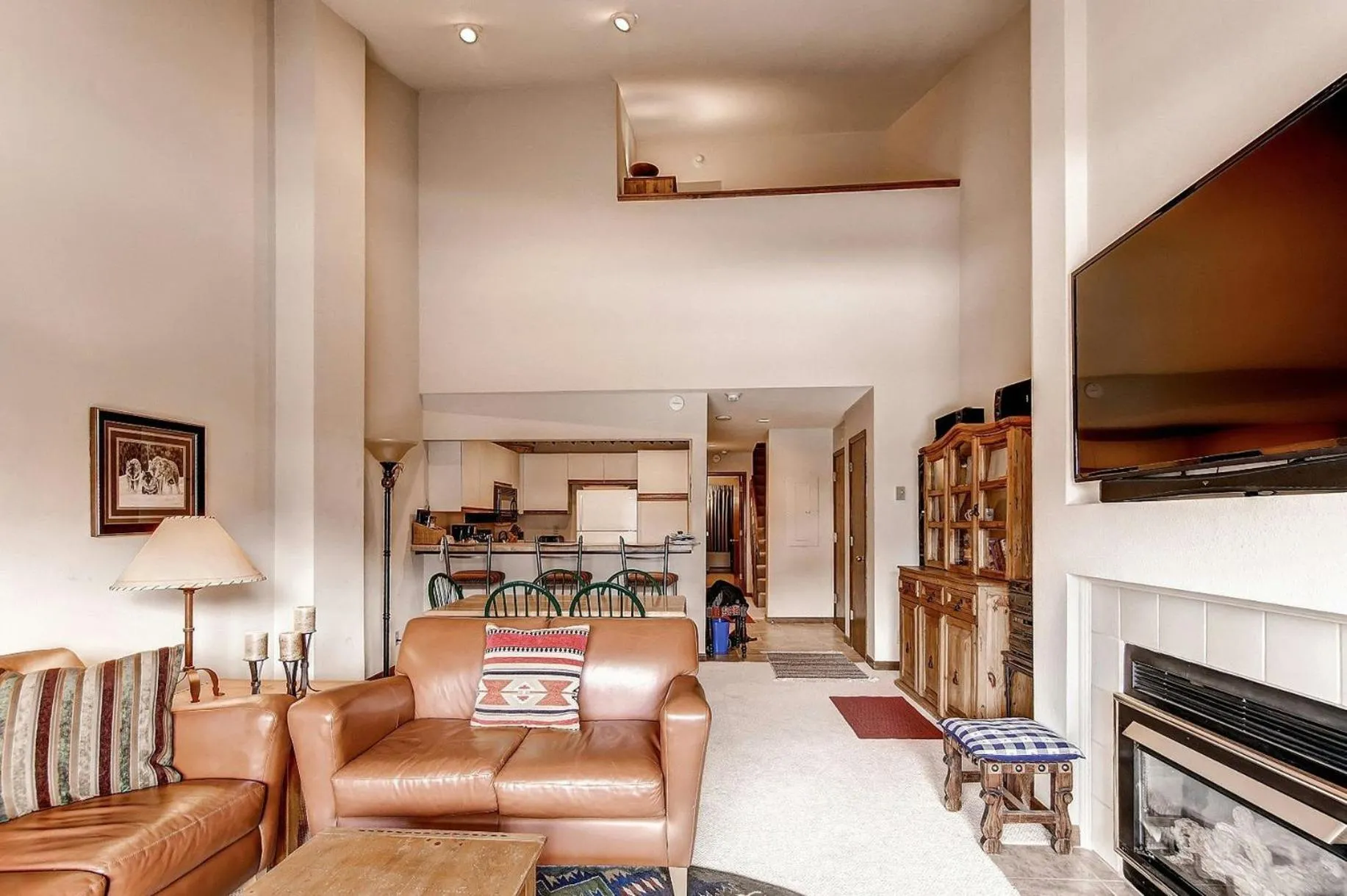 Living room in Seasons at Avon, A Vail Resorts Property