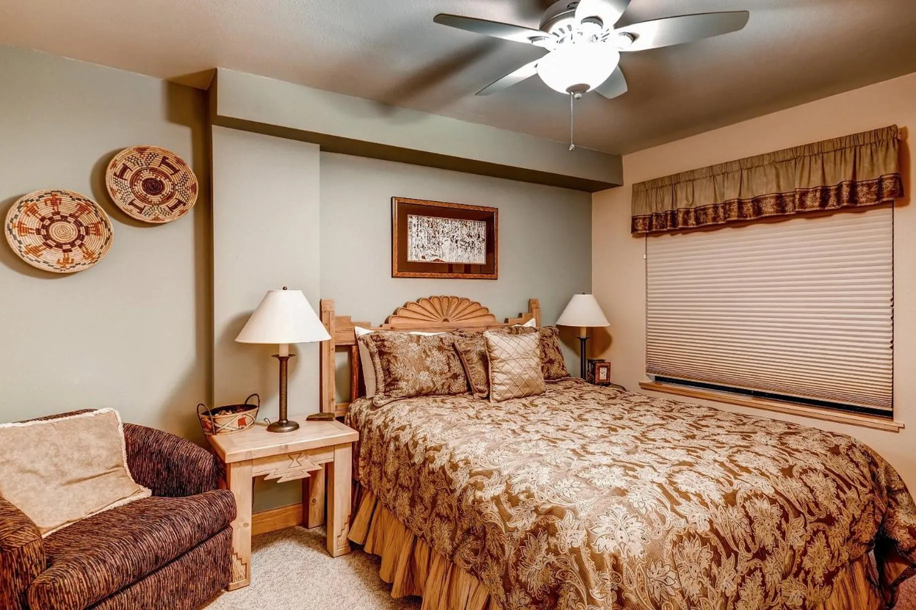 Bedroom, Bed in Seasons at Avon