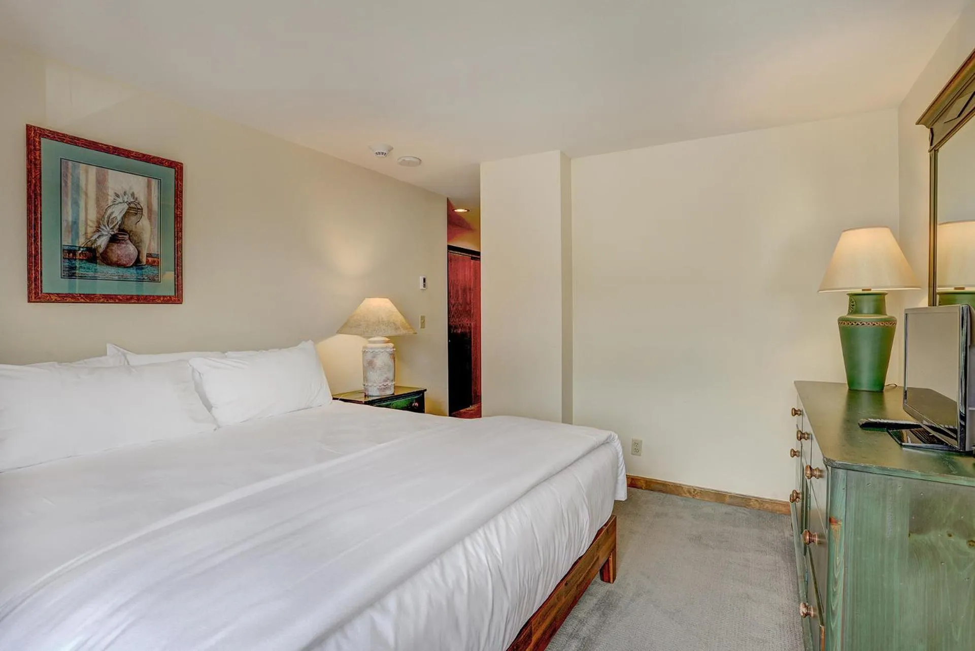 Bed in Seasons at Avon