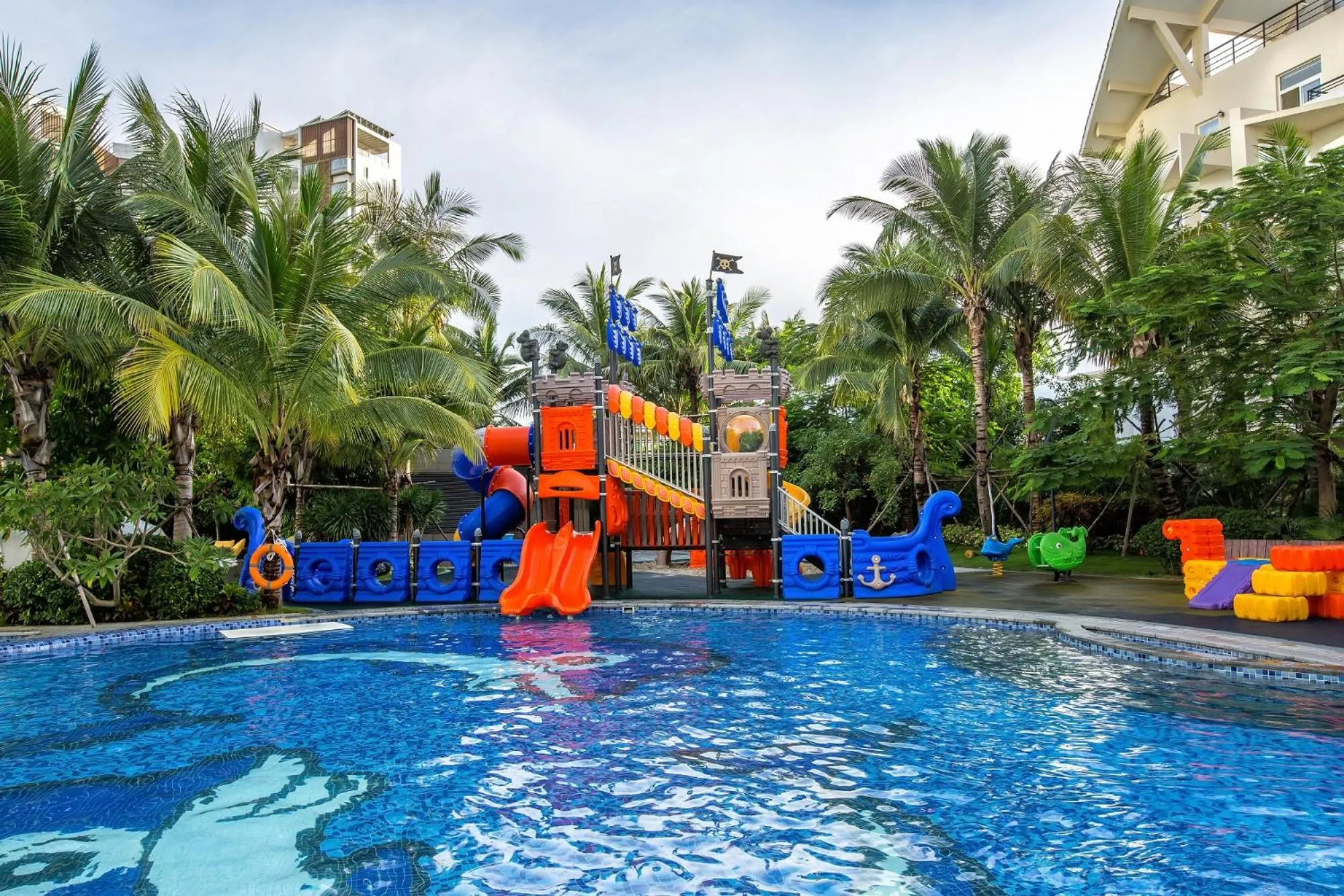 Aqua park in Wyndham Sanya Bay