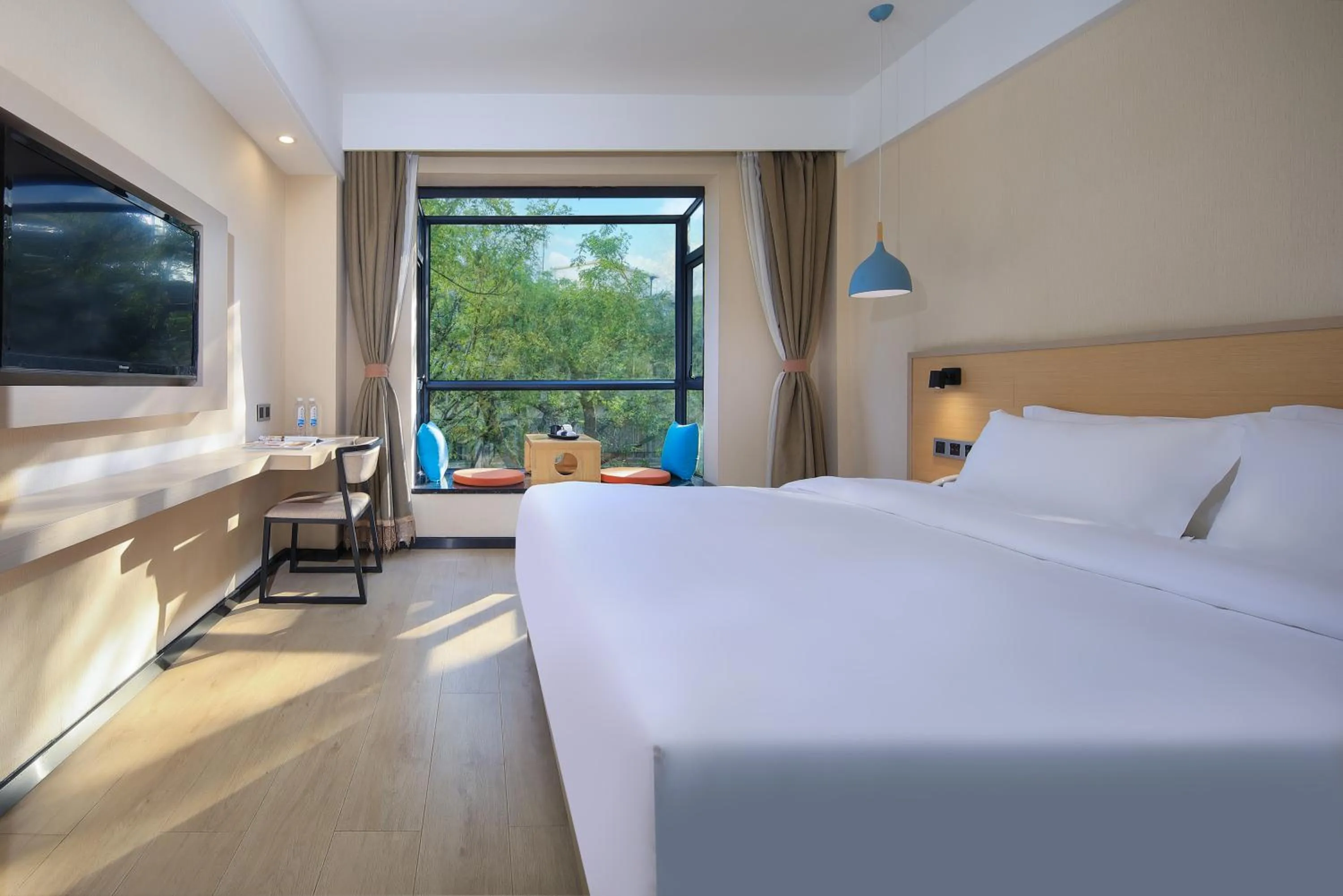 Bedroom, Bed in Wing Hotel Guilin- Pedestrian Street