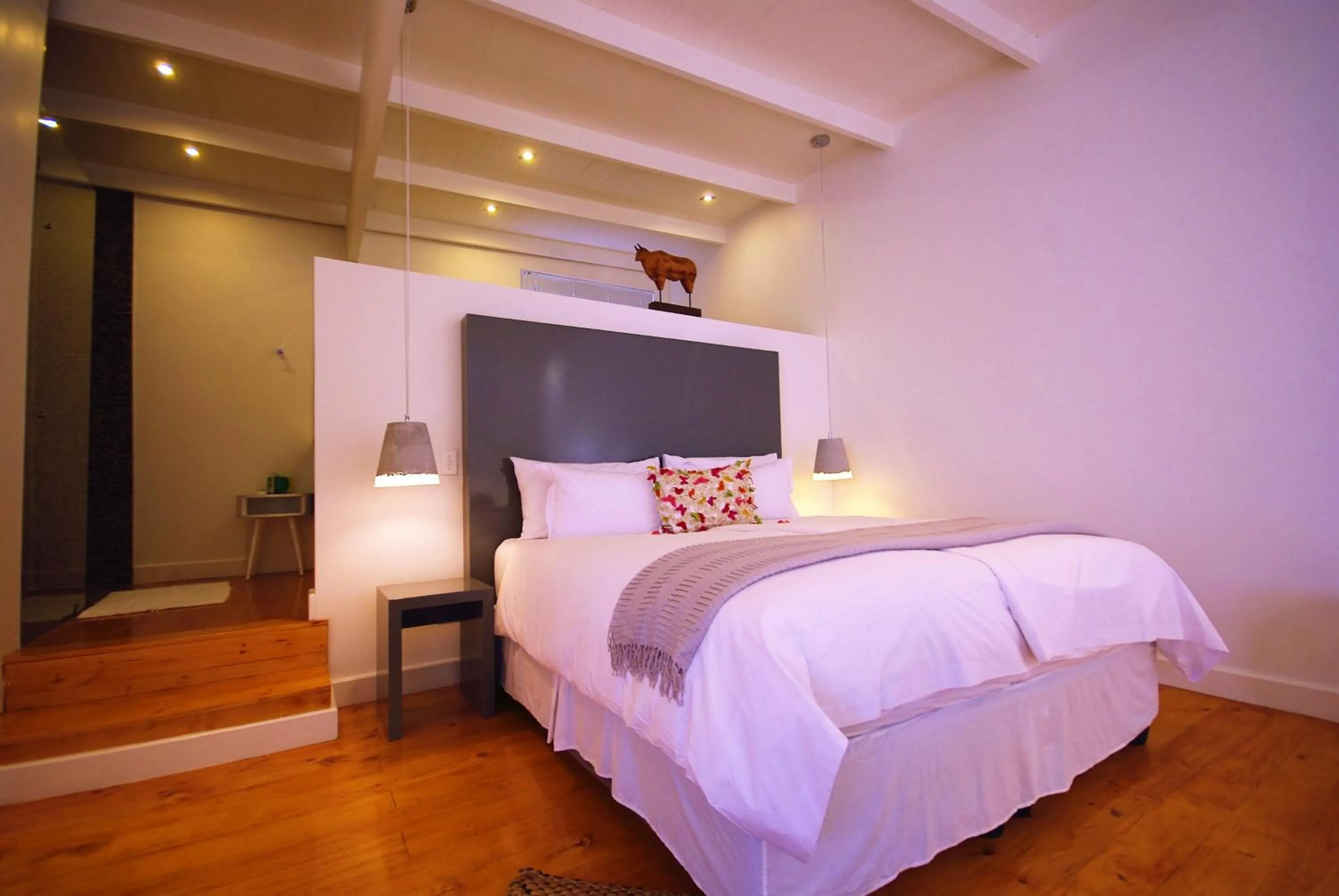 Bed in DysArt Boutique Hotel - Solar Power