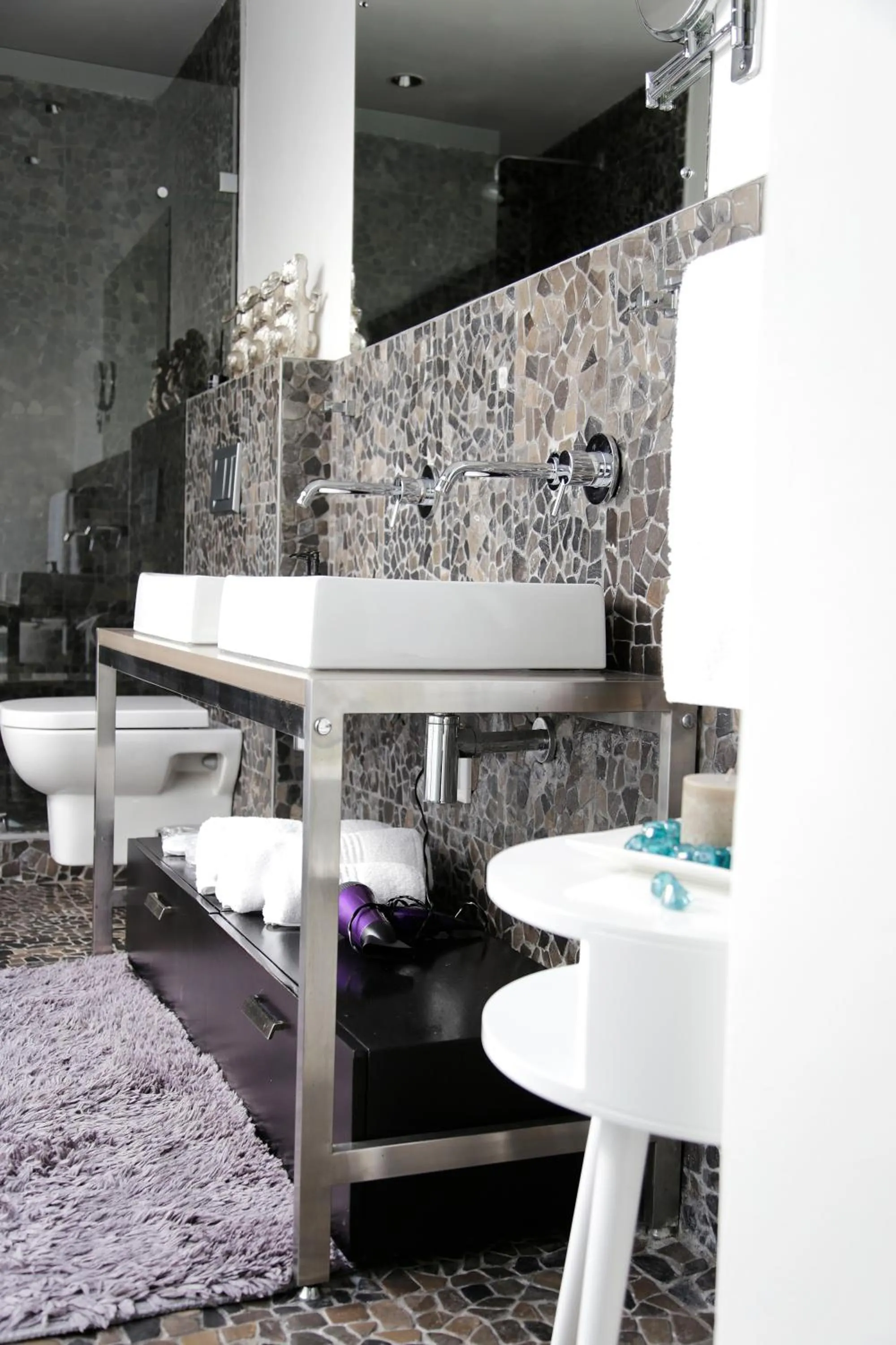 Bathroom in DysArt Boutique Hotel - Solar Power