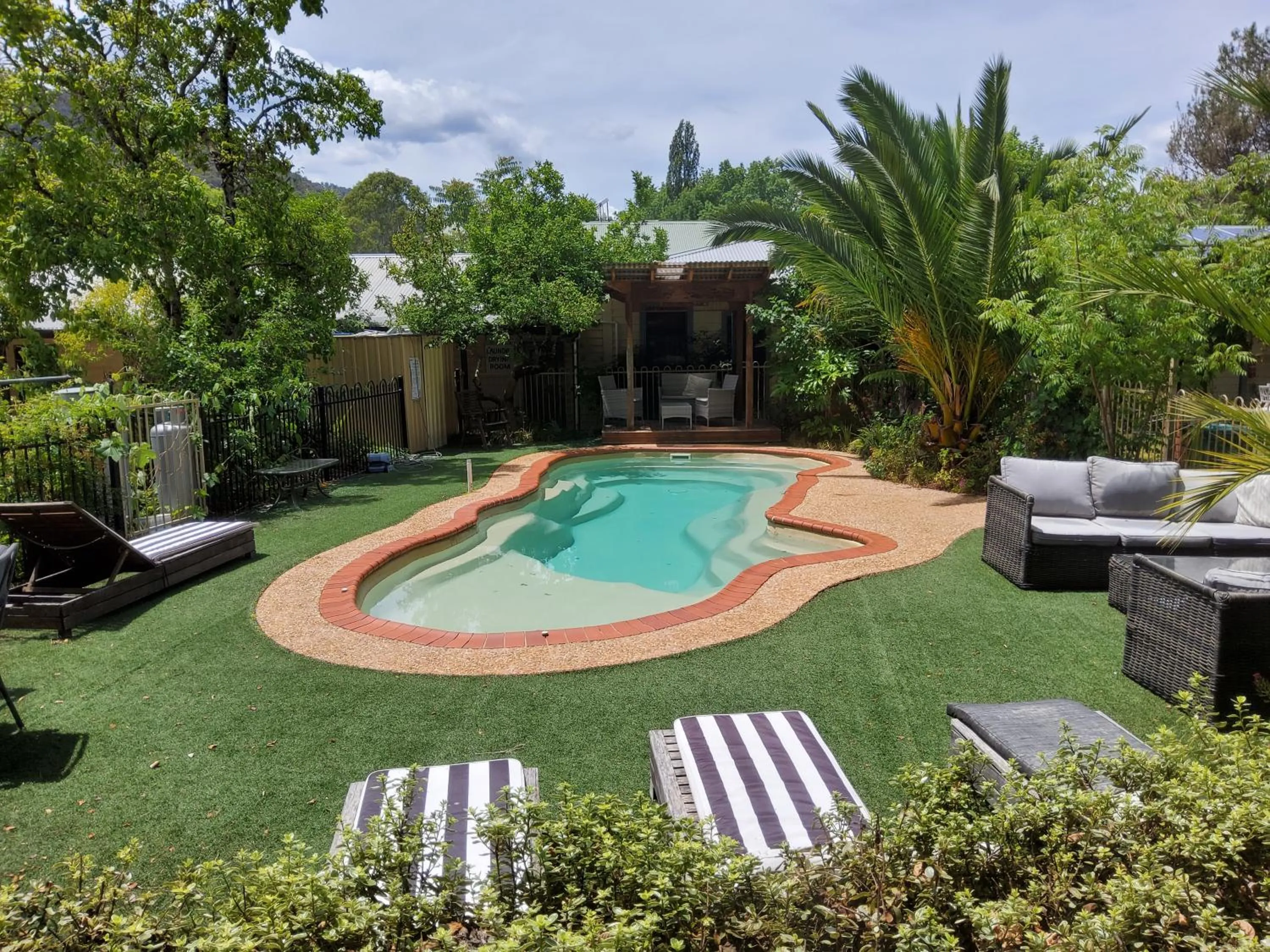 Pool view in Coach House Inn