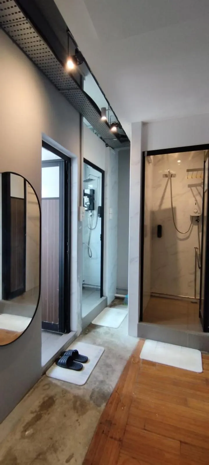Shower in BEAT. Capsule Hostel @ Boat Quay