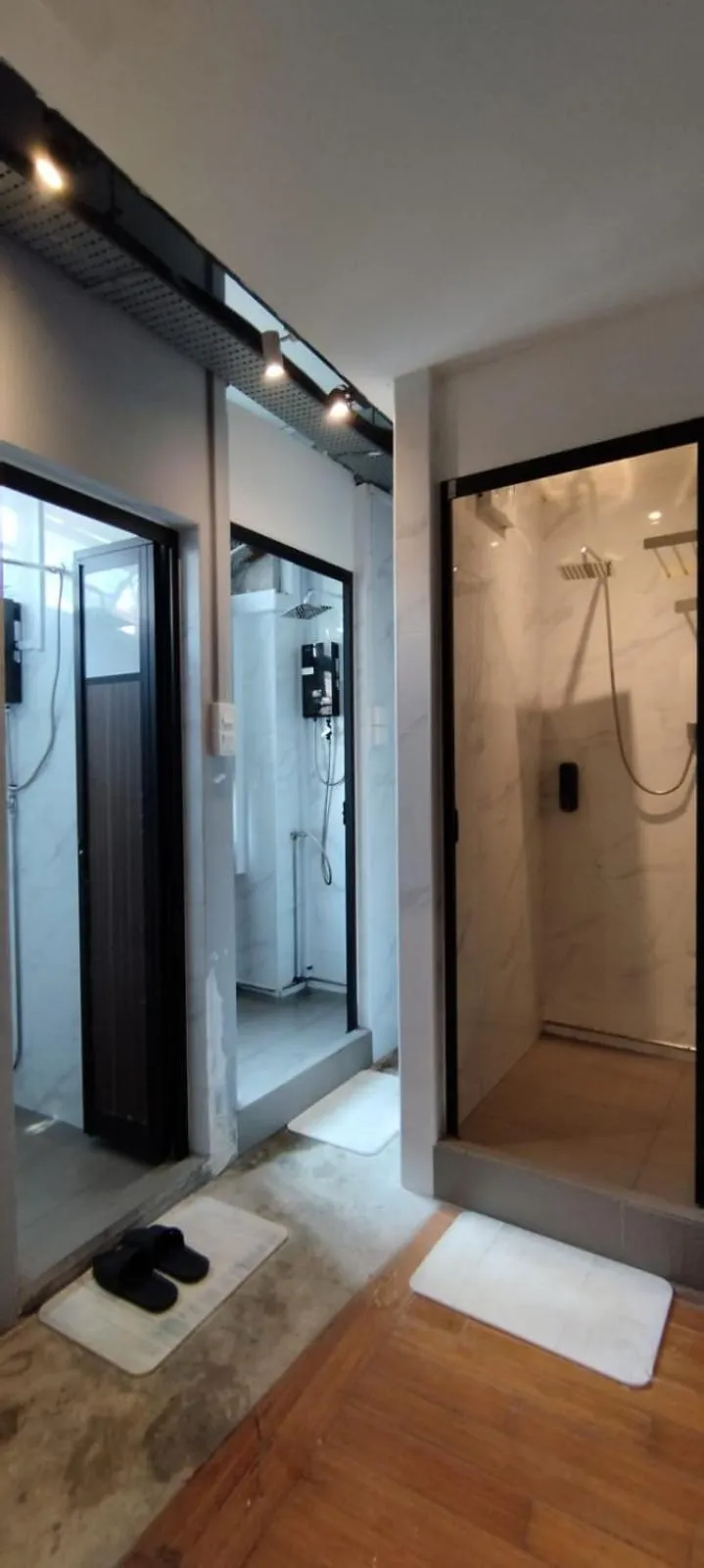 Shower in BEAT. Capsule Hostel @ Boat Quay