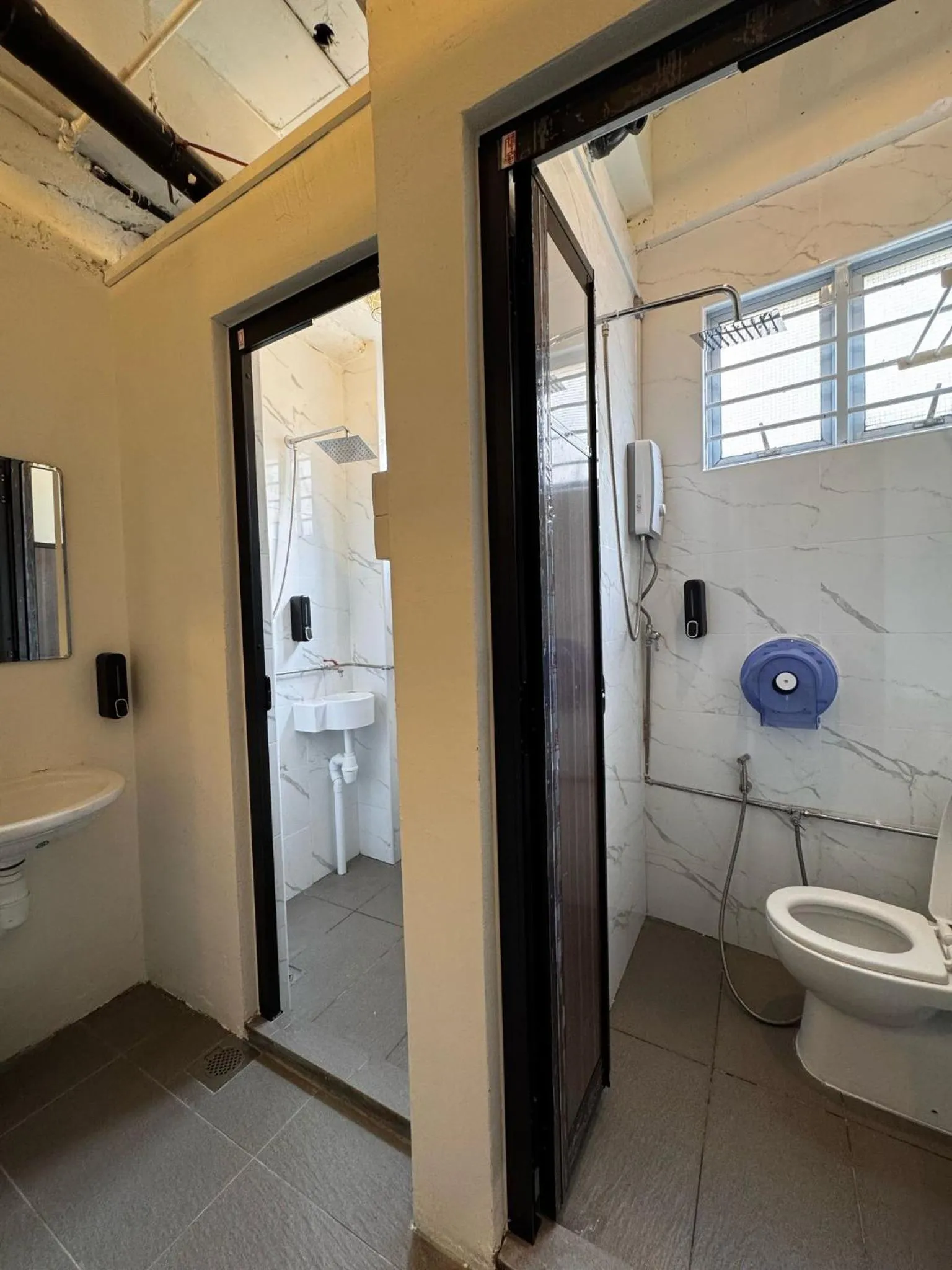 Shower in BEAT. Capsule Hostel @ Boat Quay