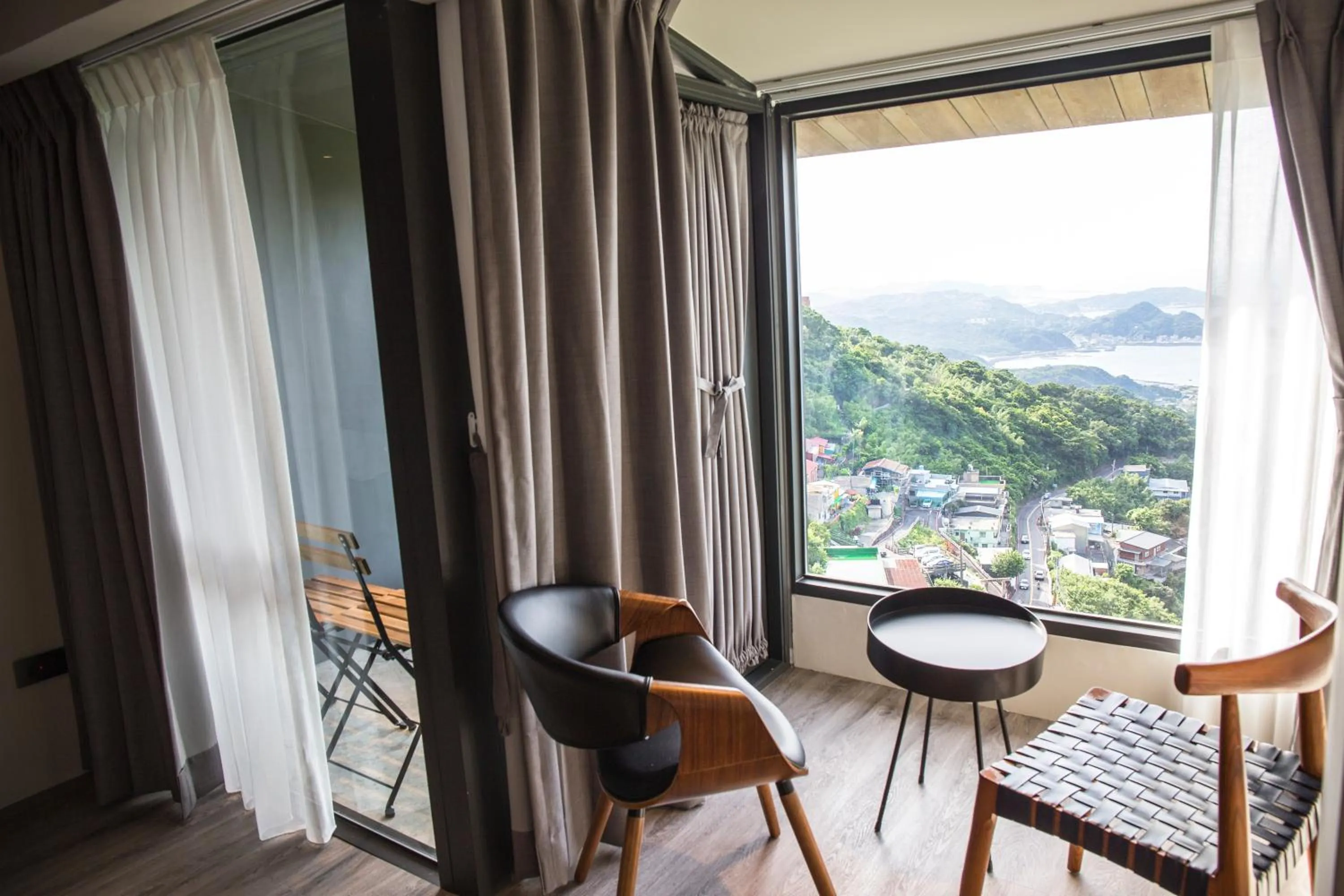 Day in Something Easy Inn