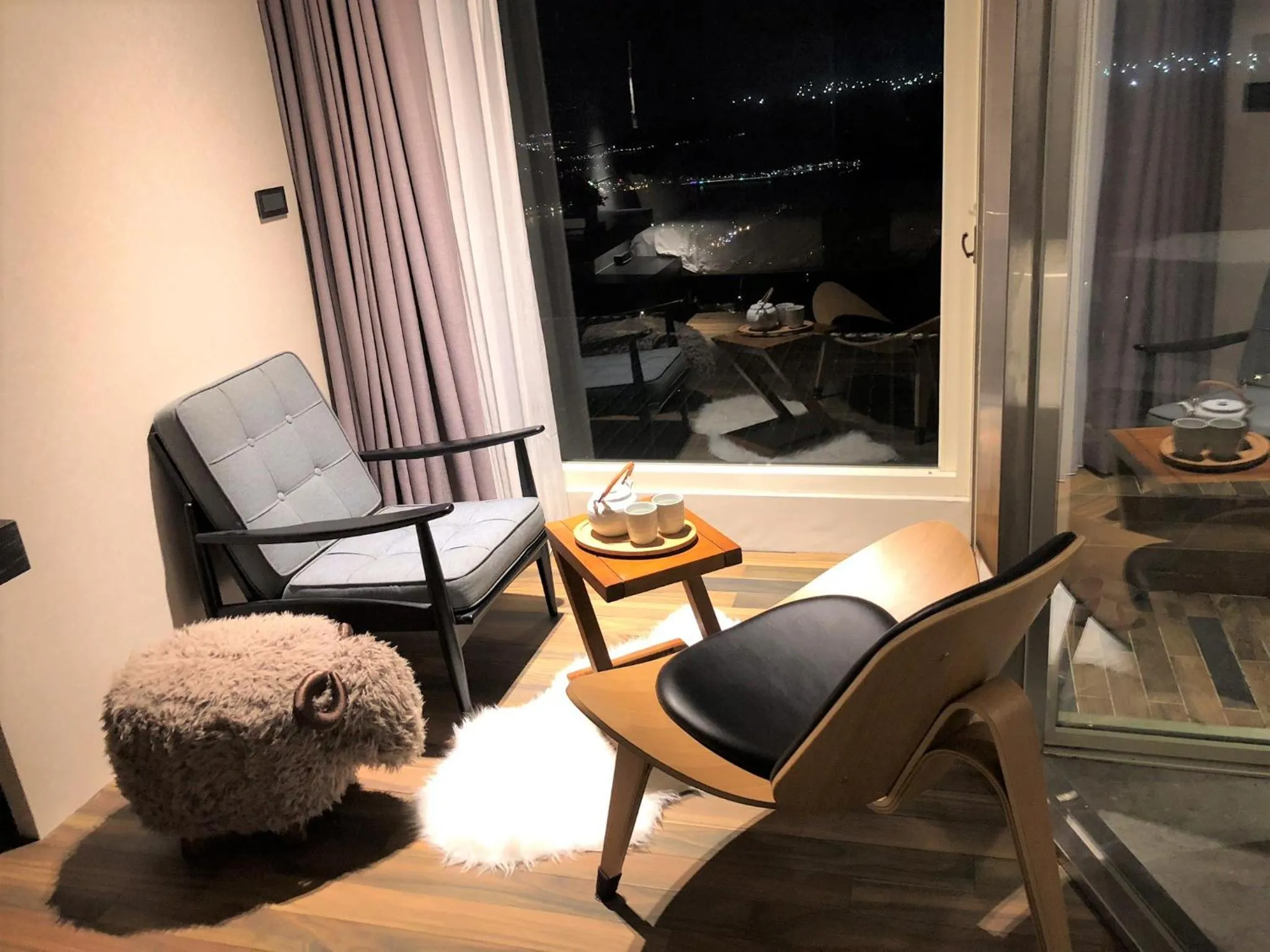 Seating area in Something Easy Inn