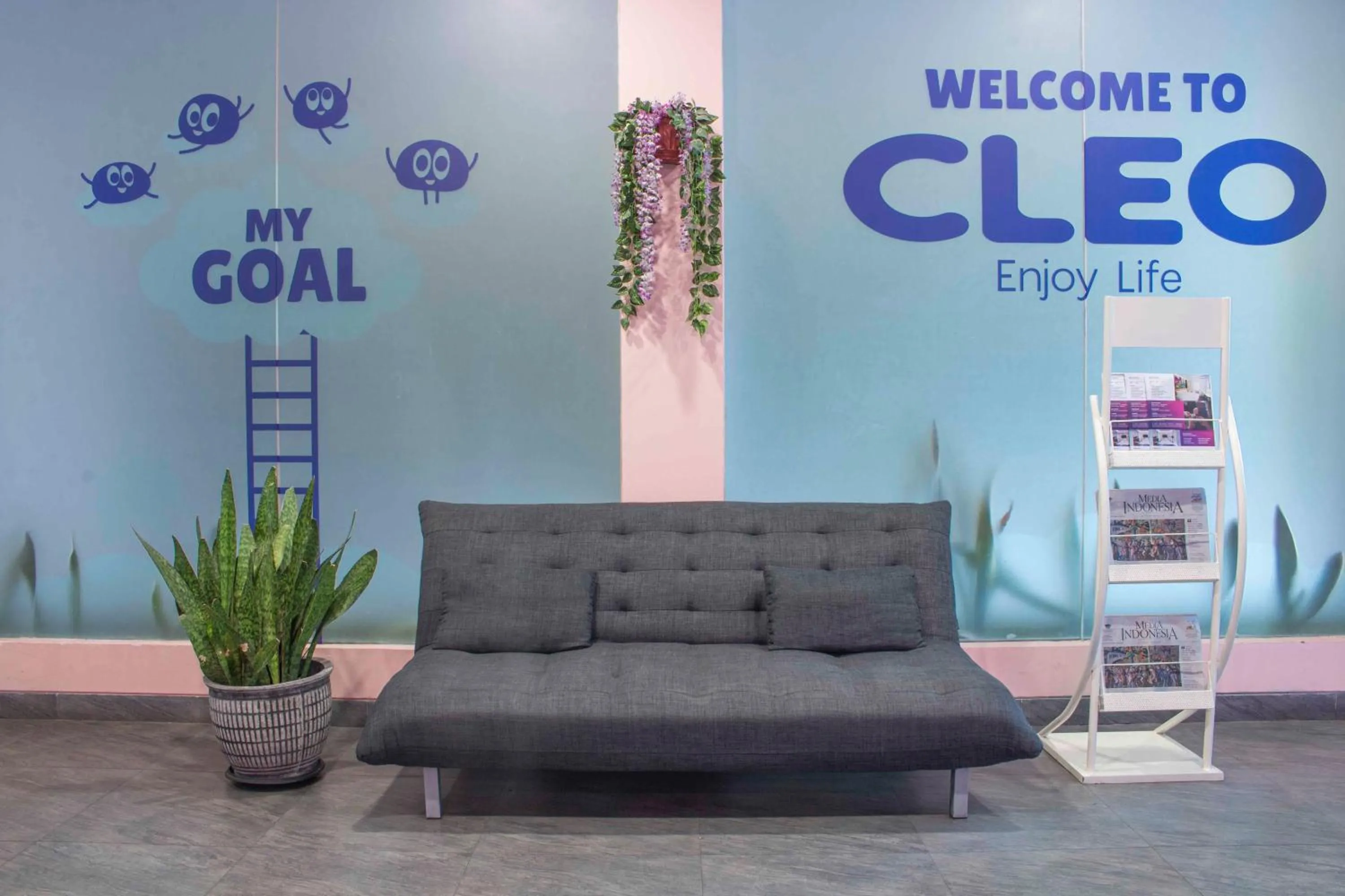 Seating area in Cleo Hotel Tunjungan