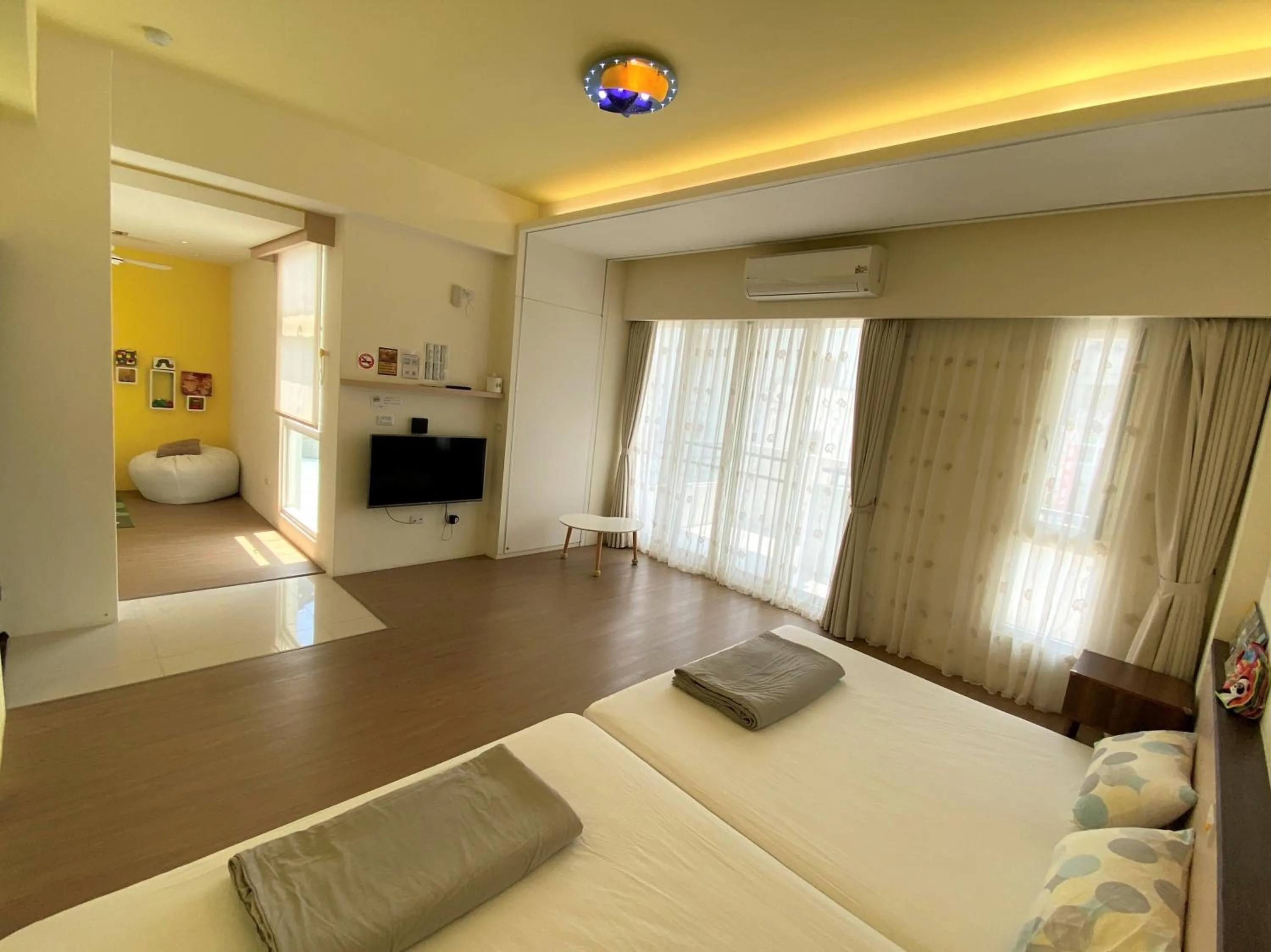 People, Bed in Shiangshiang Forest Hotel