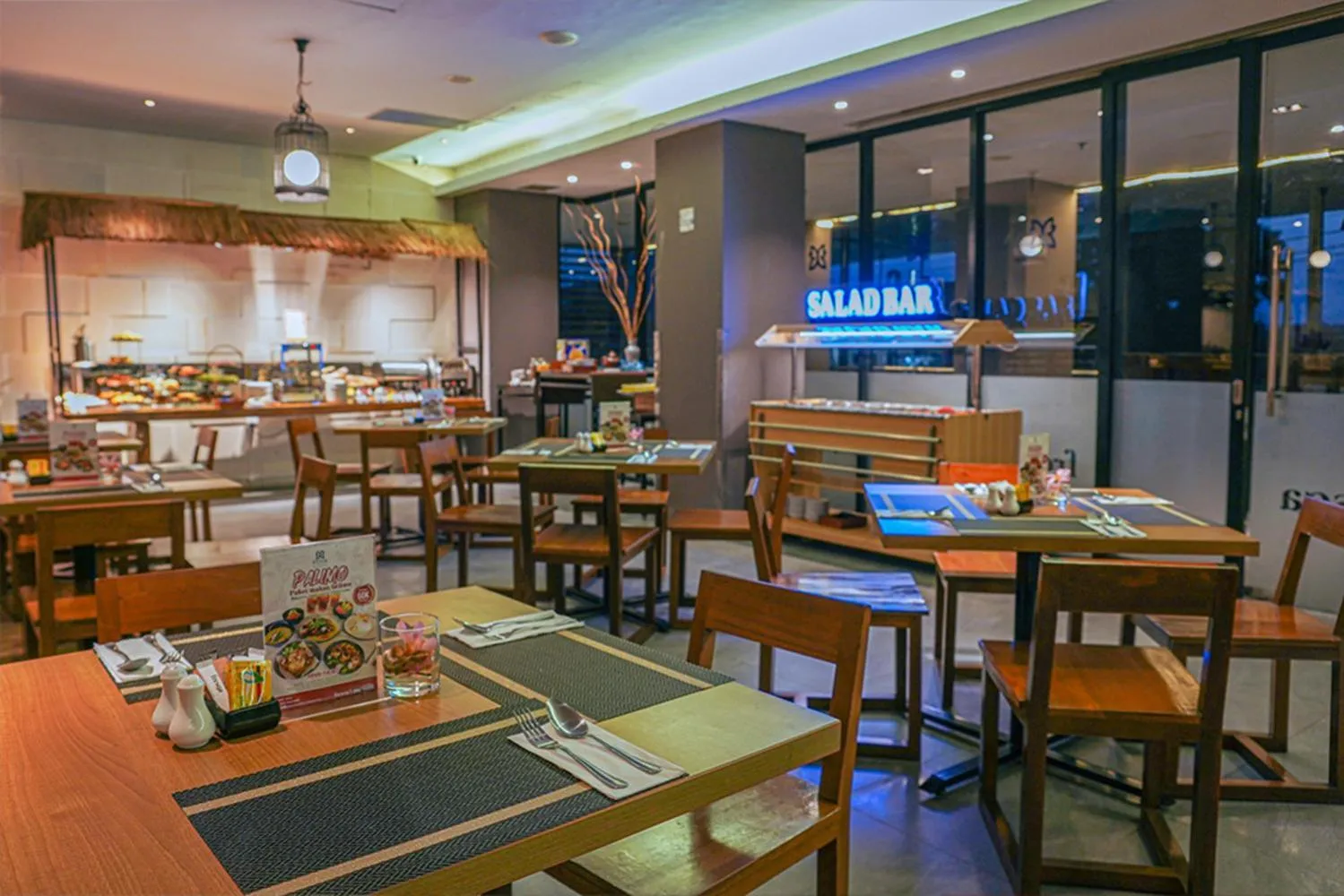 Restaurant/places to eat in BATIQA Hotel Palembang