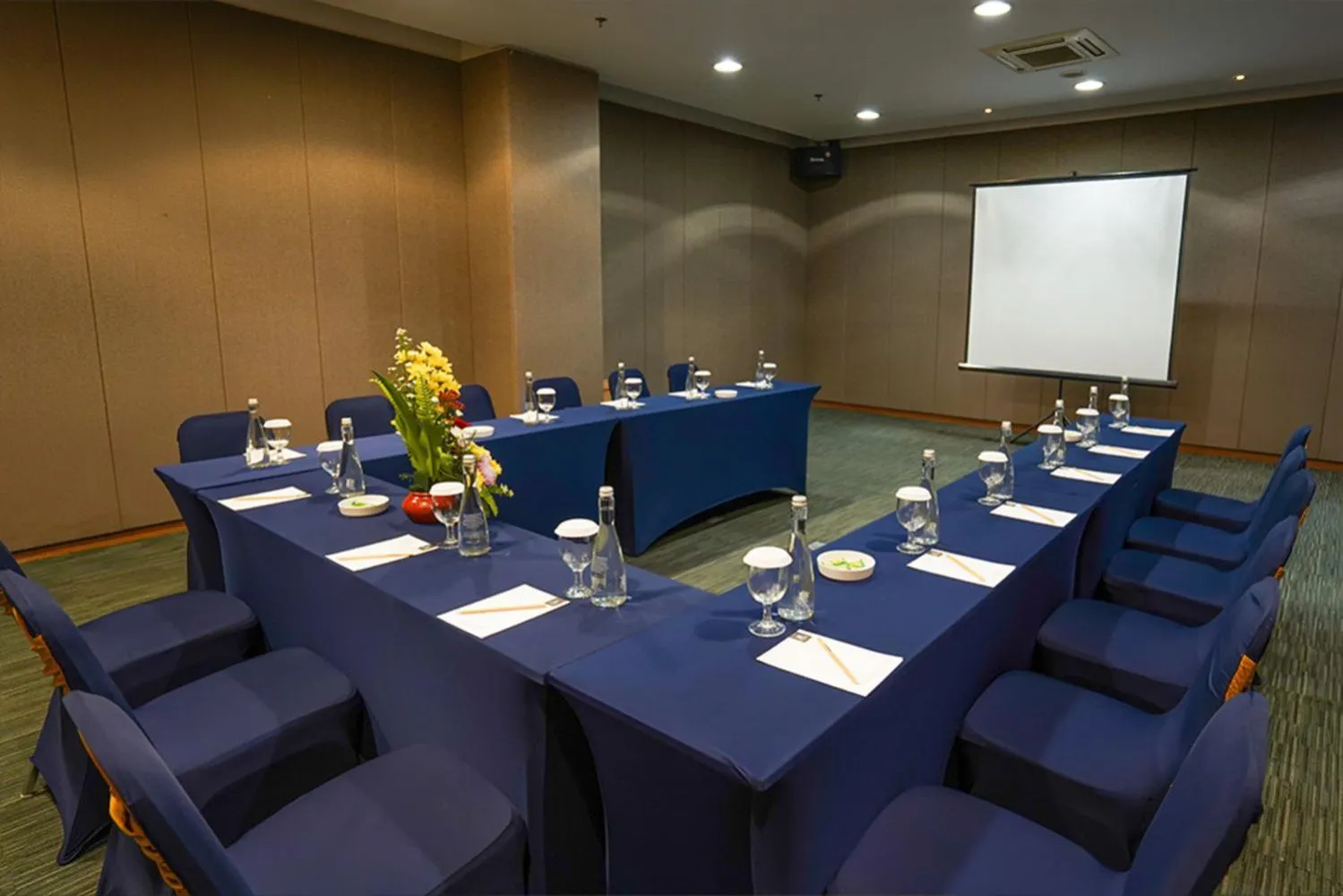 Meeting/conference room in BATIQA Hotel Palembang